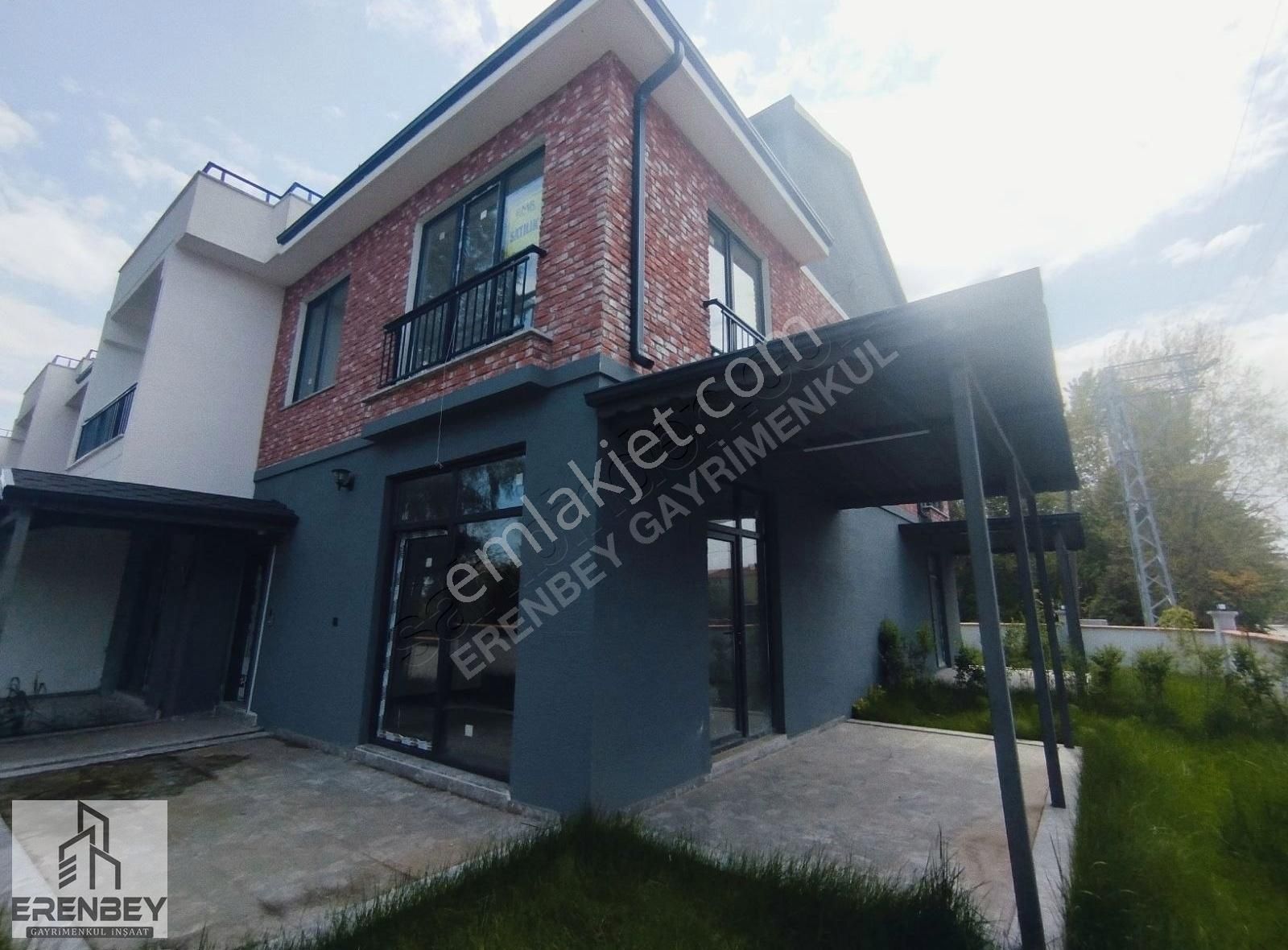 5+1 Villa Karasu Merkezi Konumdadır