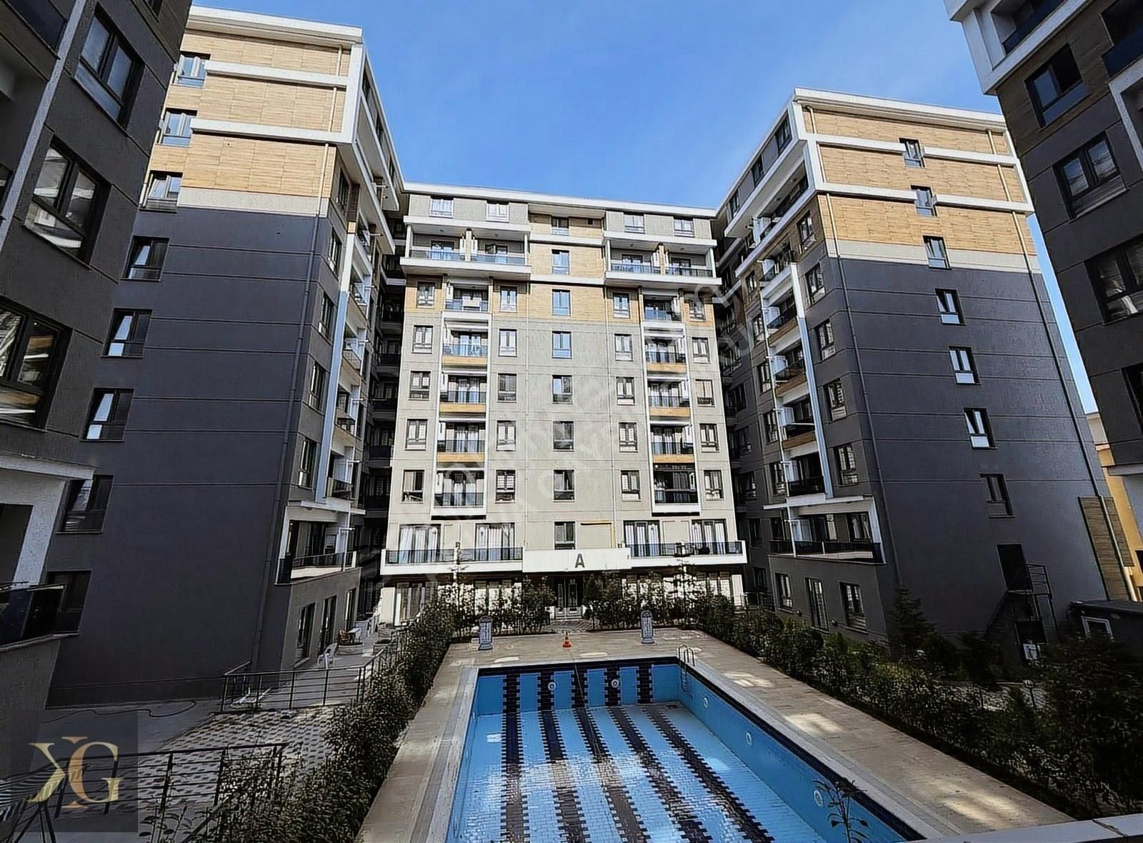 Pruva'dan Havuzlu Site İçersinde Lüks Dubleks Daire