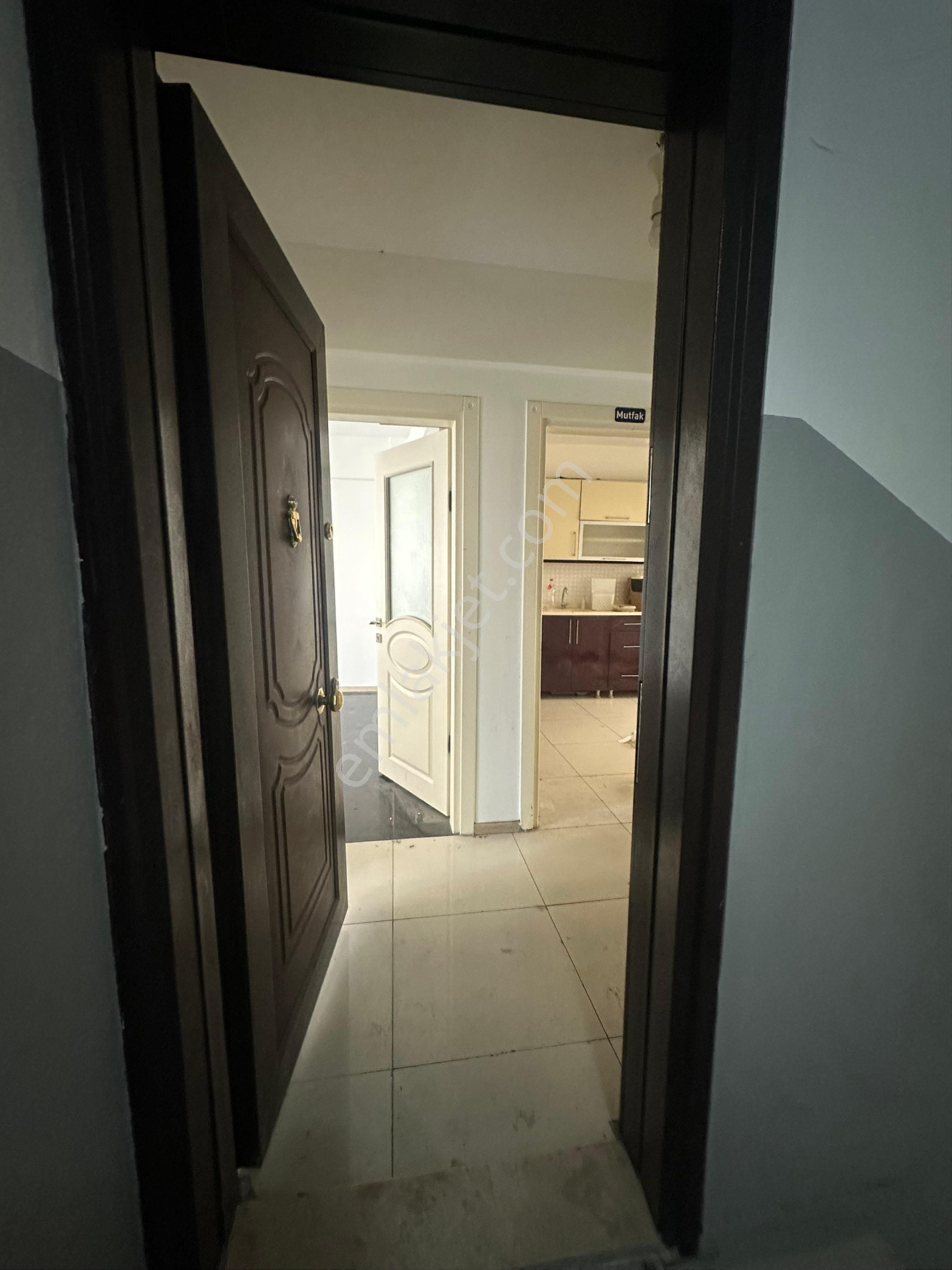 Tamer'den Edremit Merkezde 2+1 Ayrı Mutfaklı Arakat Ön Cephe Kiralık Daire