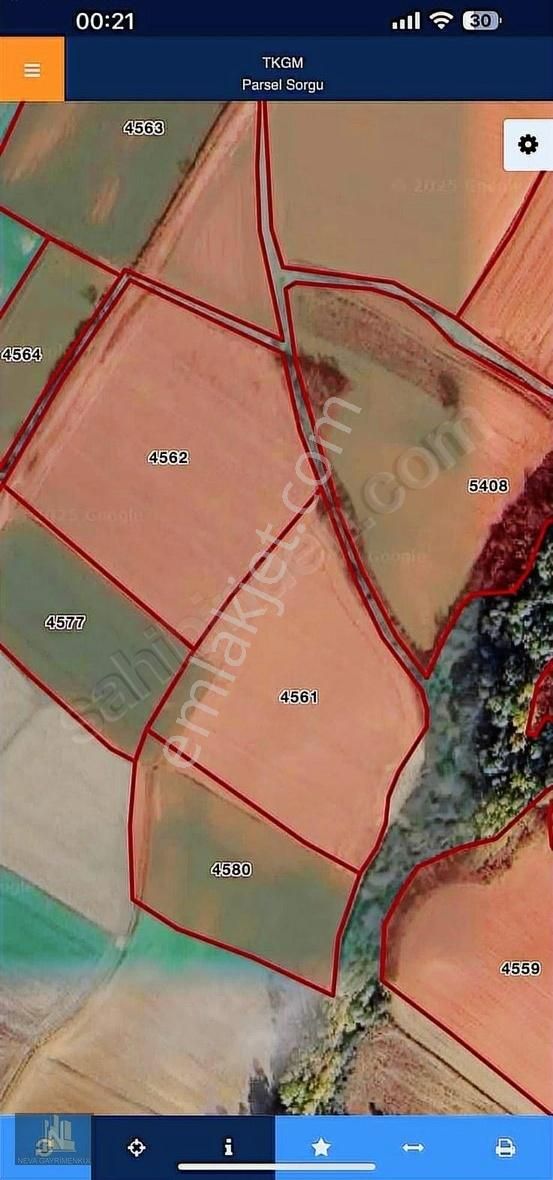 Yatırımlık Kaçırılmıyacak Fırsat 4 Tarafı Resmi Yolu Olan Tarla