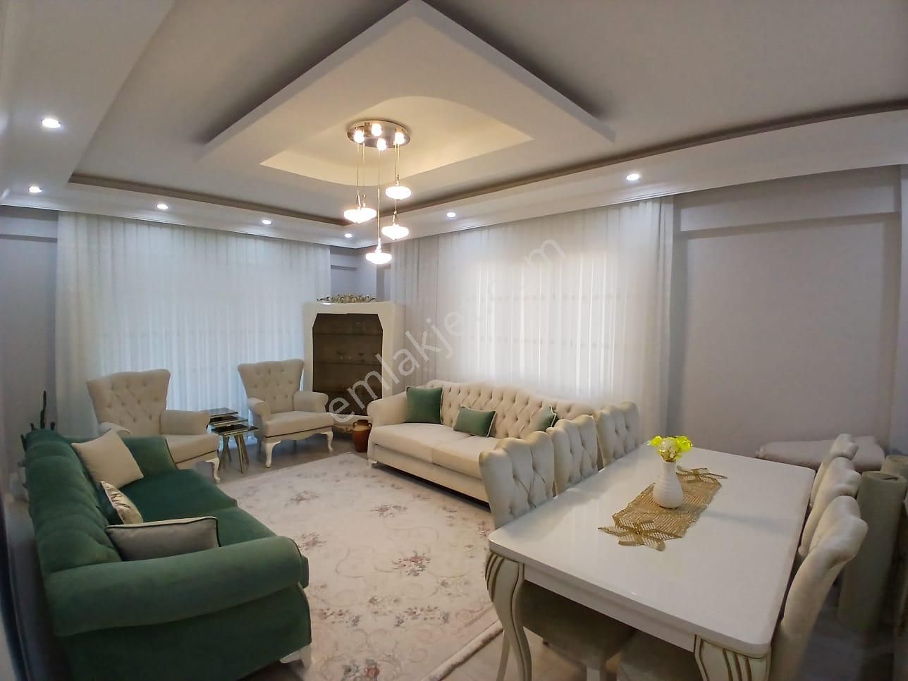 Akçay Emlak'tan Akşehir Yarenler Mahallesinde Satılık Geniş Lüks 3+1 Daire