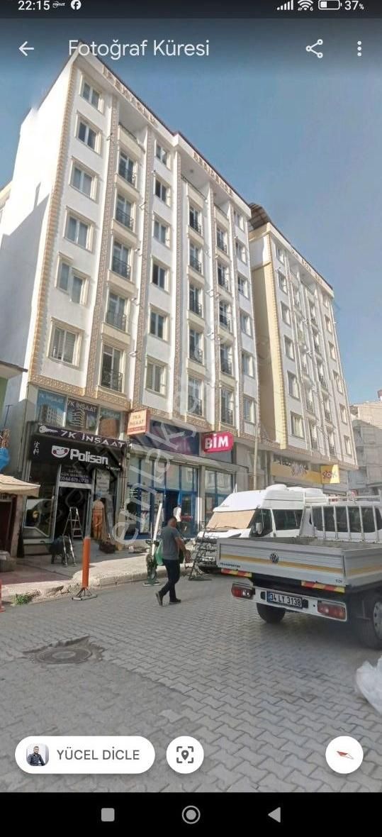 Çarşı Merkezde Satılık Dayalı Döşeli 1+1 Daire