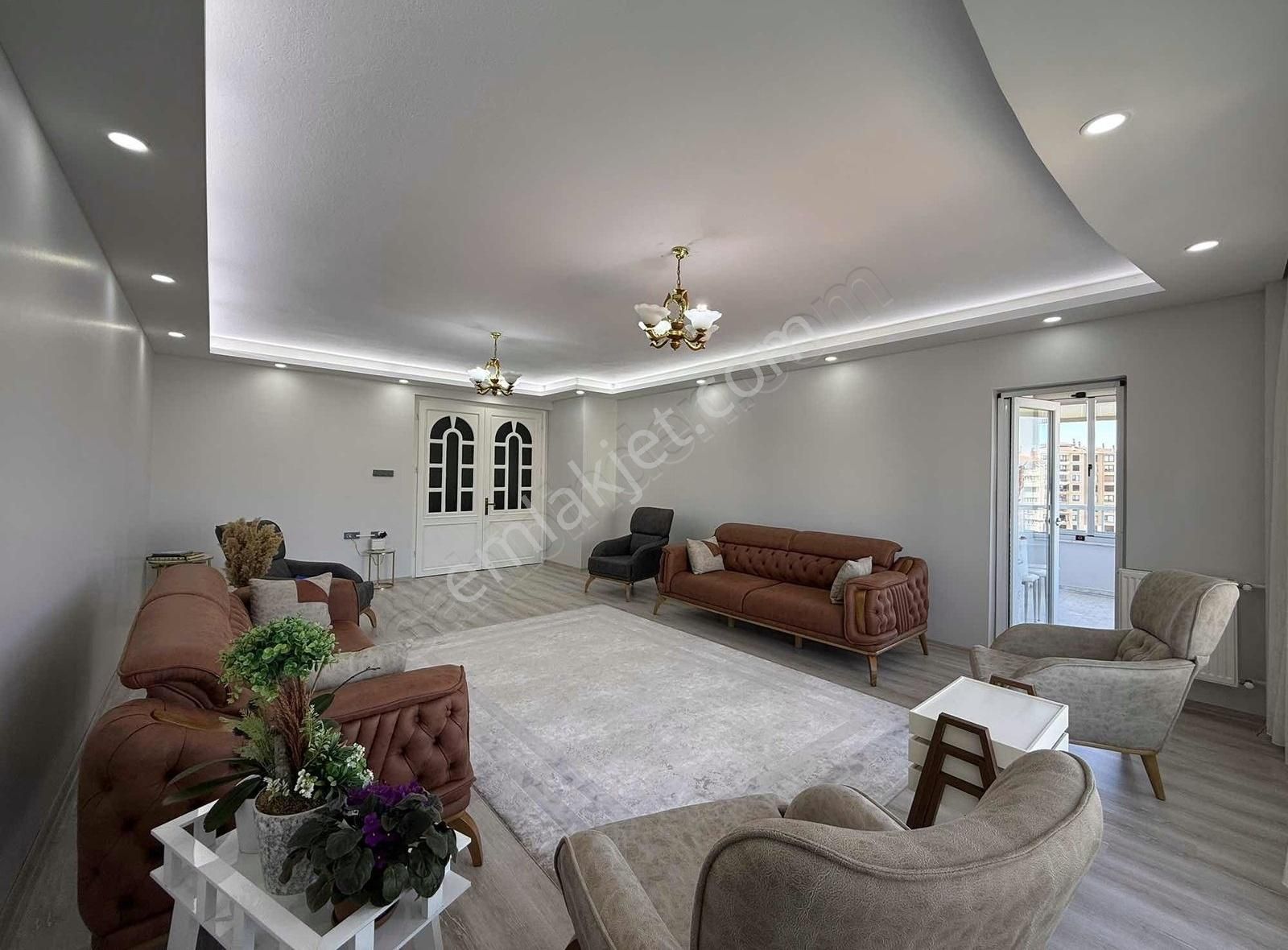 Emlak Ofisimden Erciyesevler De 4+1 Full Yapılı Daire