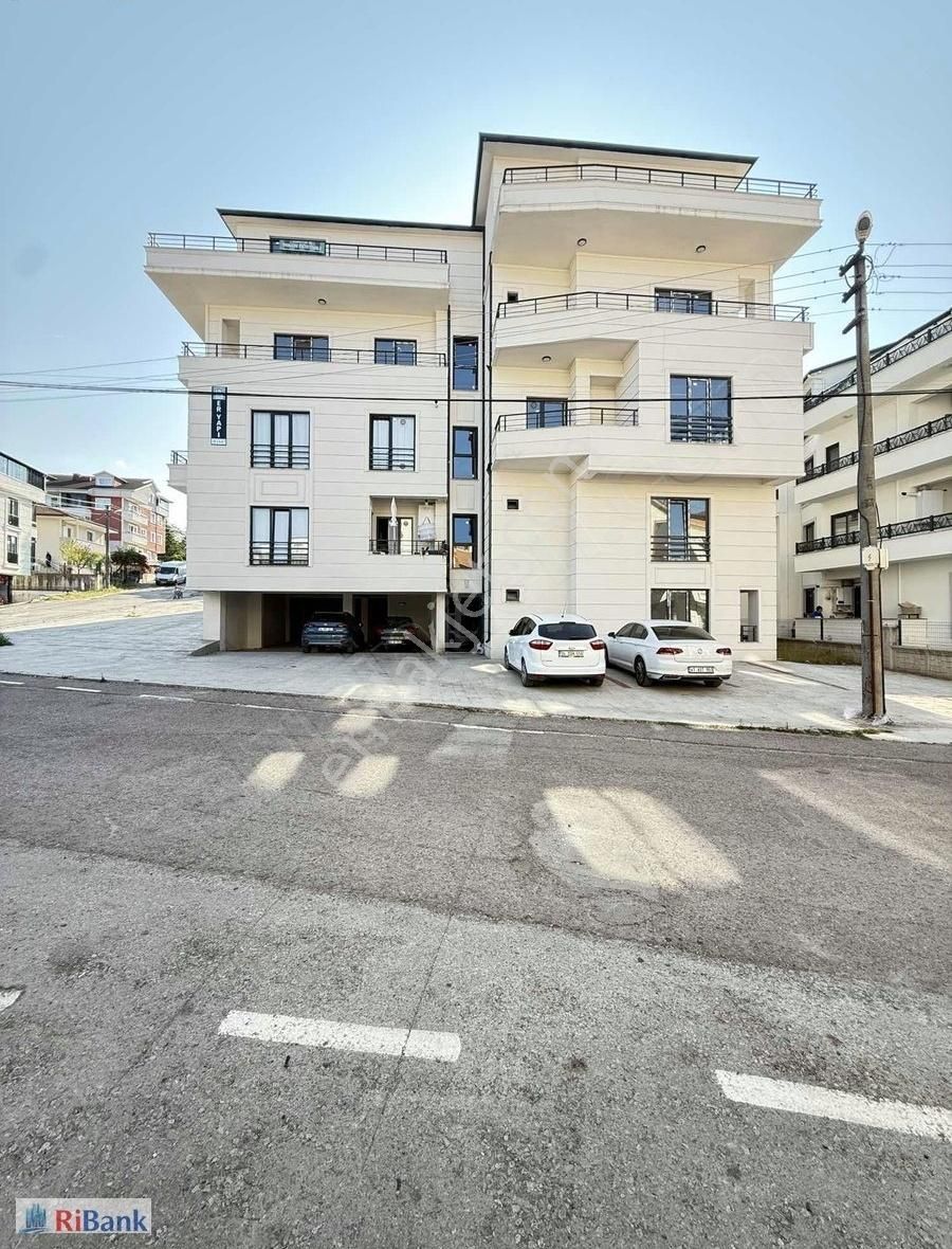 Başiskele Merkezde Satılık 3+1 Arakat 160 M2 Asnsrlü Sıfır Daire