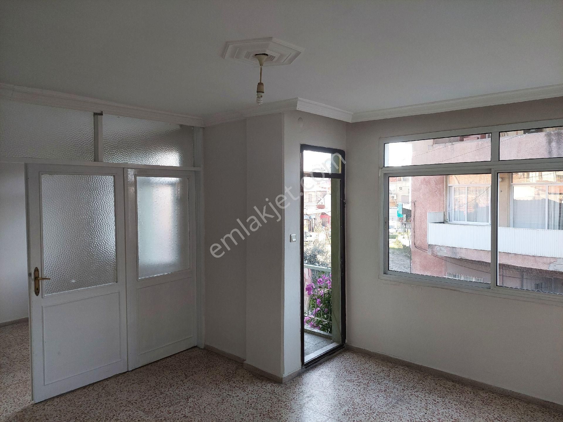 Karşıyaka İmbatli Mahallesi Serinkuyu Camii Karşı Sokağında 2+1 Kiralık Daire