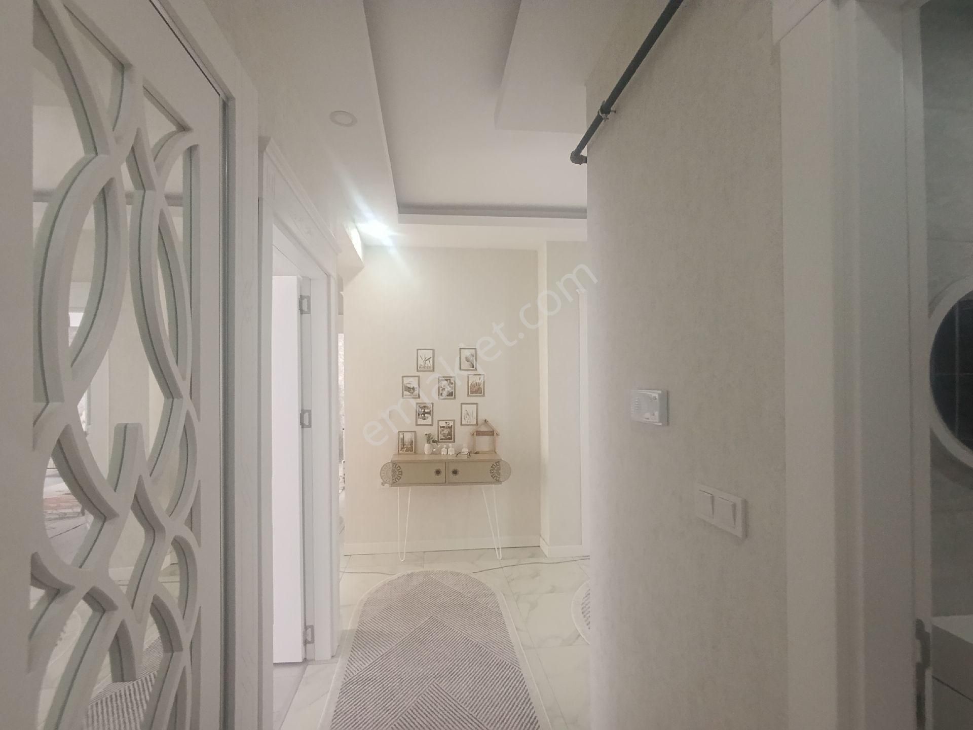 Üçkuyularda 3.5+1 Acil Satılık Daire
