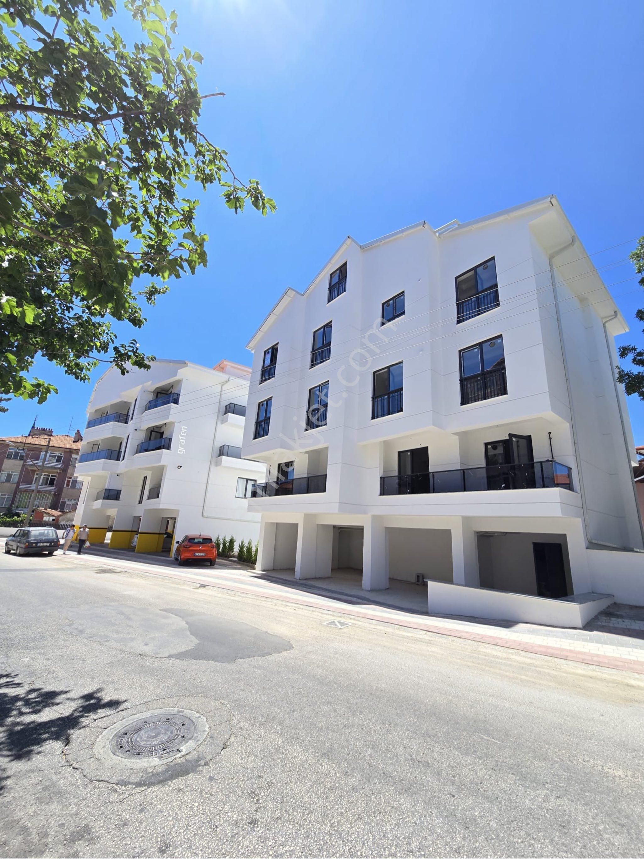 Isparta Merkezde Satılık 1+1 2. Kat Yeni Daire