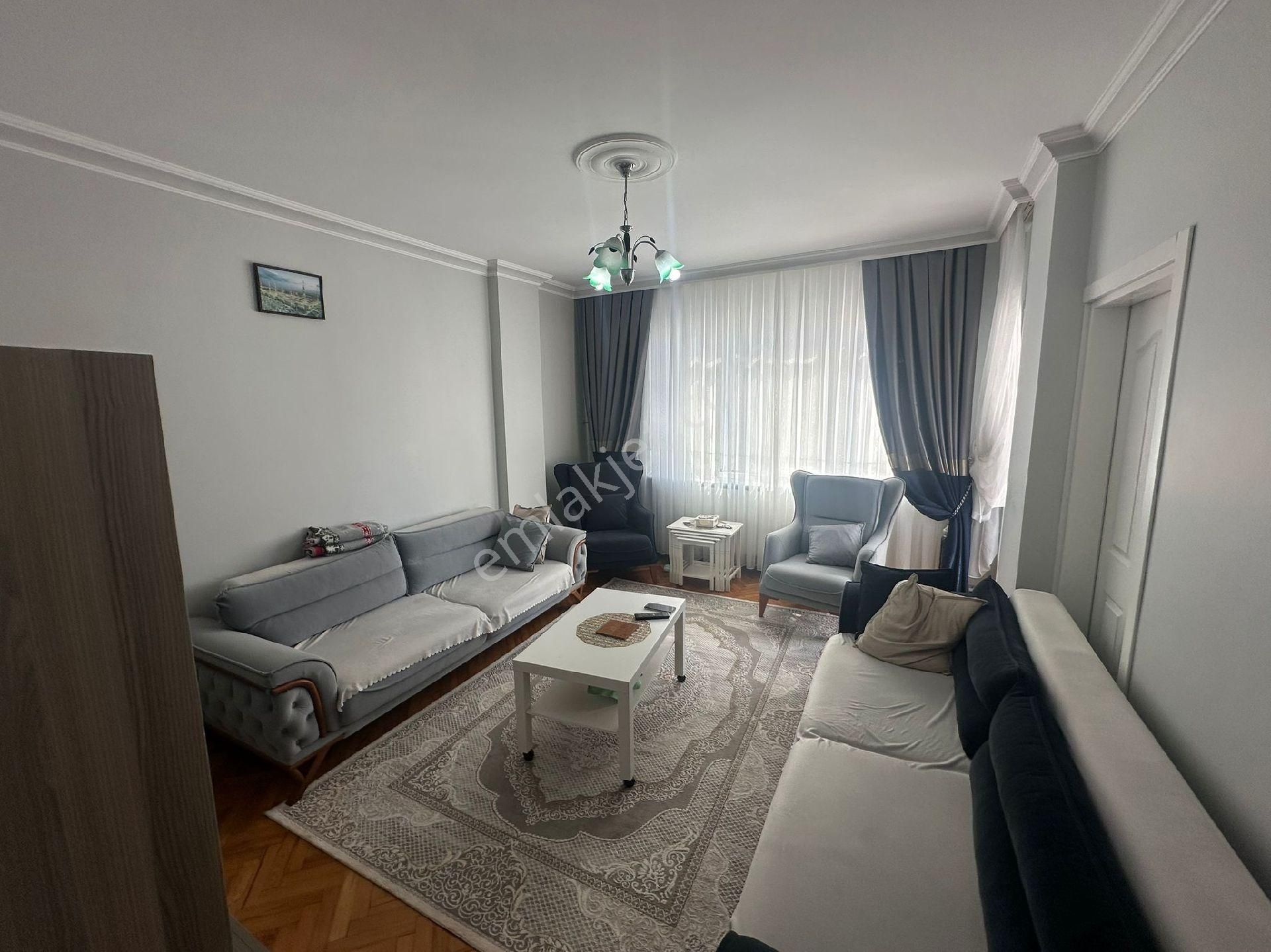 Esenler Fatih Mahallesinde Satılık Daire Krediye Uygun 3+1 120 Metre Kare