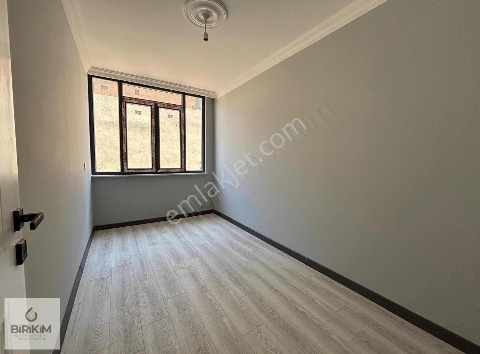 Aşıroğlu Caddesinde 2 + 1 Arakat Asansörlü Daire