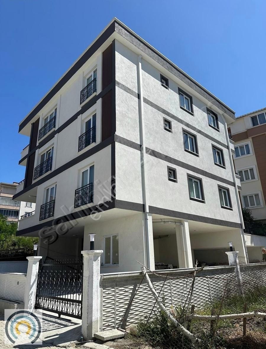 Fener Gm Murat Seçgin'den Esenevler'de 3+1 Kiralık Daire