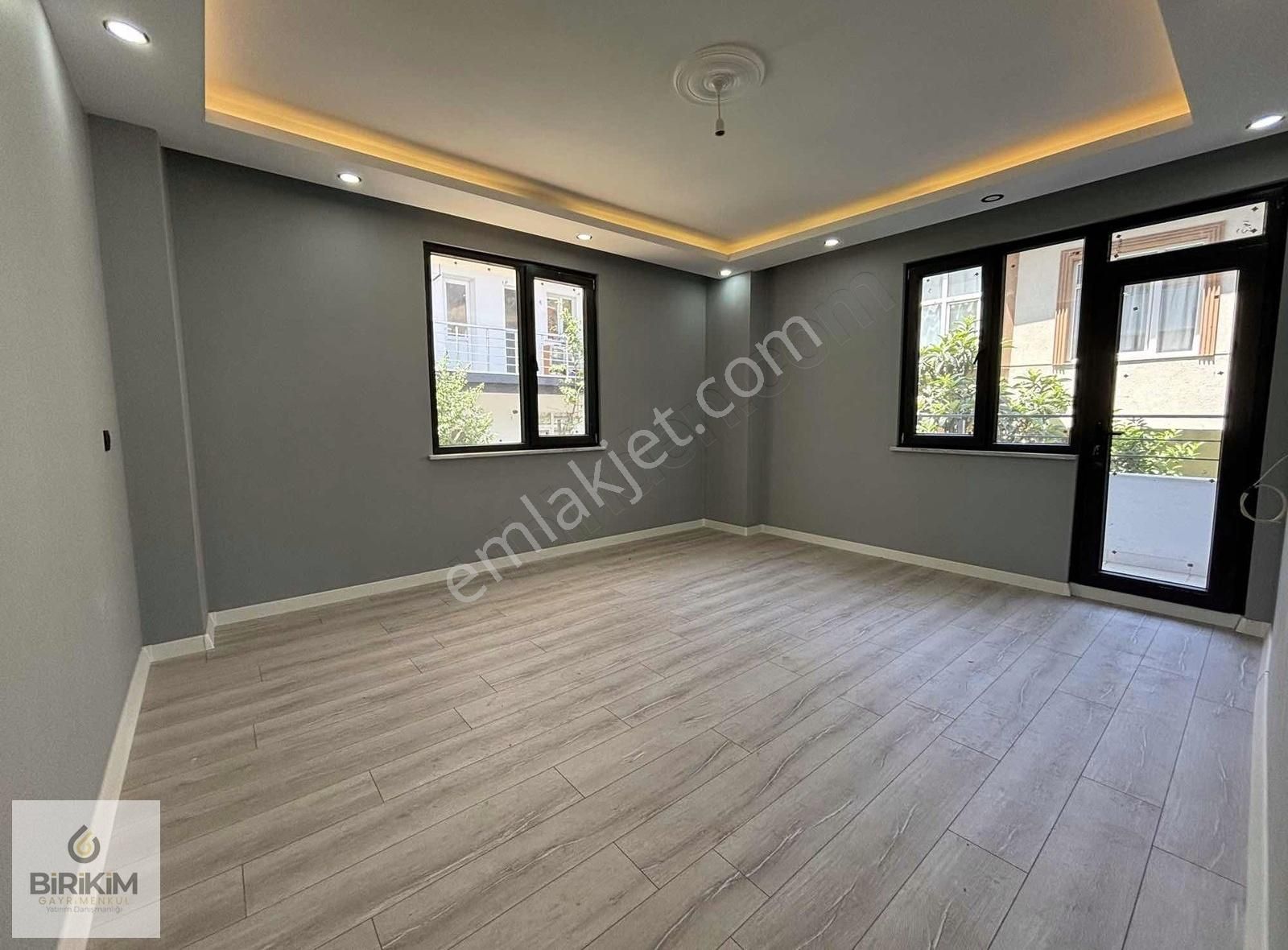 Darıca Merkezi Konumda Cadde Üzerinde 2+1 90m2 Yüksek Giriş