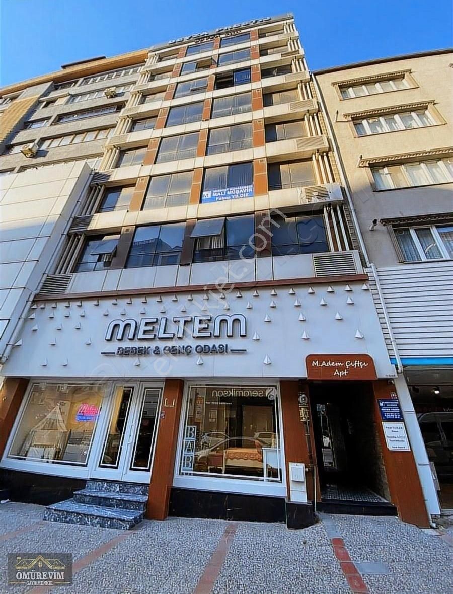 Ömür Evimden Atatürk Caddesinde Plazada Lüks 1+1 Kiralık Daire