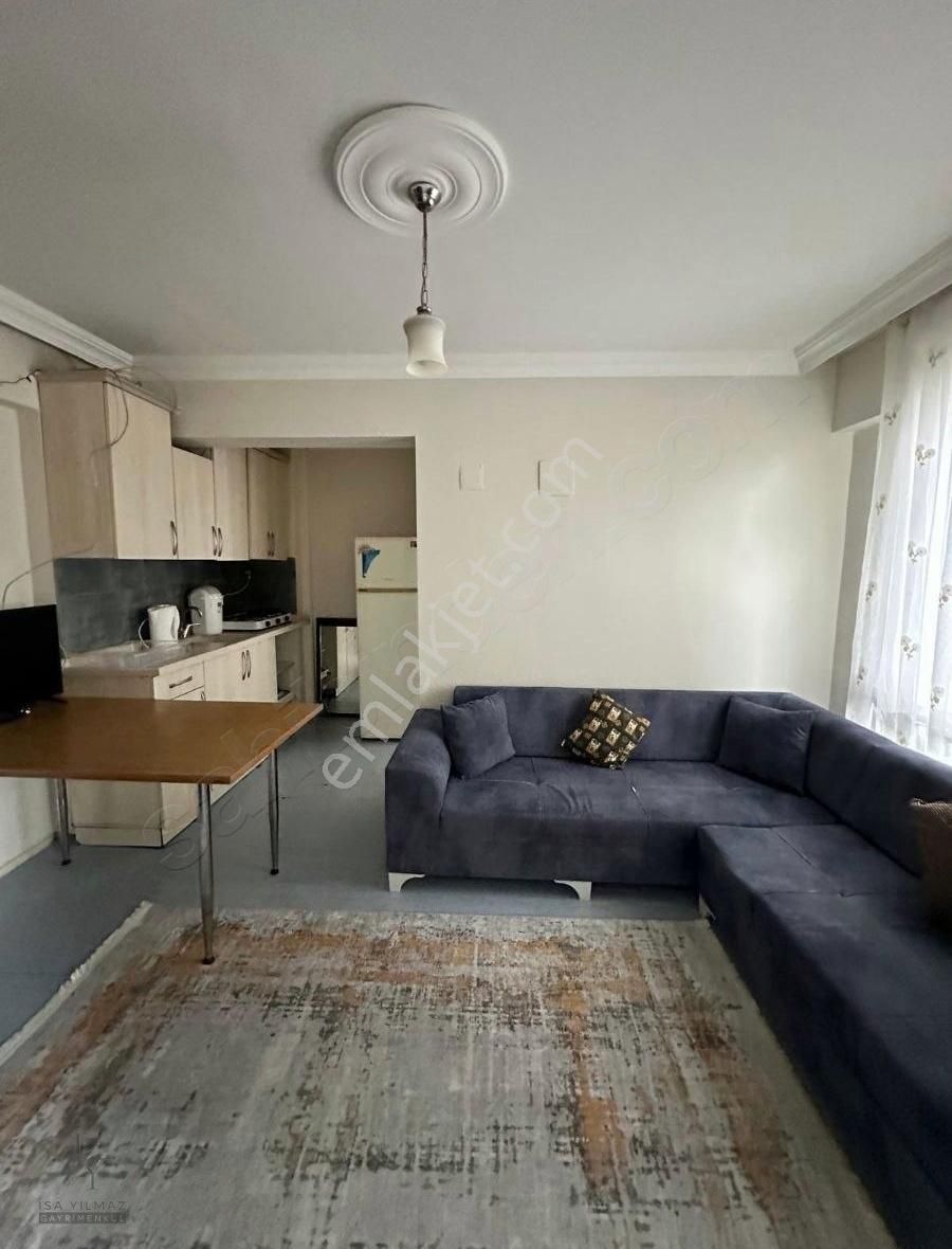 Köşe Parsel Merkezi Konumda Uyguna 2+1 Satılık Daıre