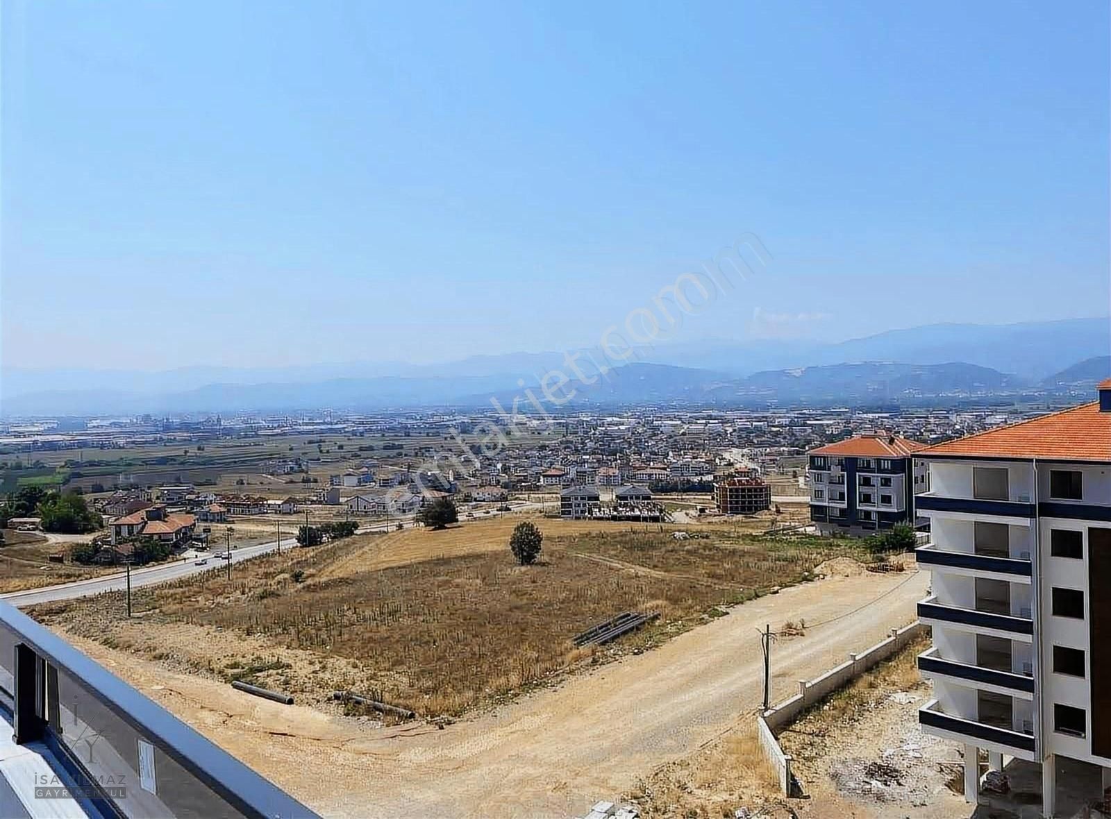 Akhisarda Havuzlu 3+1 Daireler Site İçerisinde Kapalı Otoparklı - Görsel 2