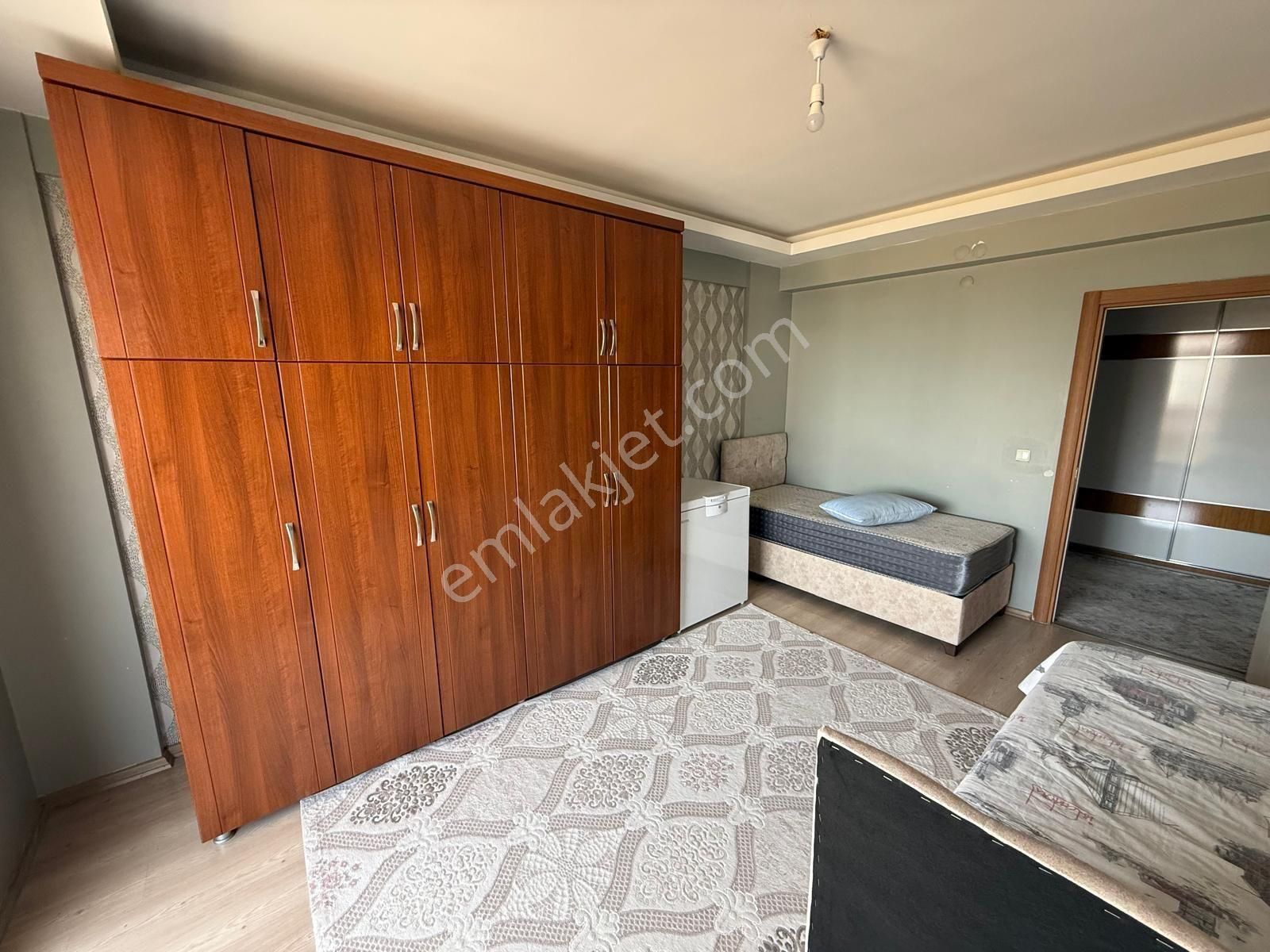 Bağcılar Millet Bahçesi Civarı 3+1 Satılık Daire