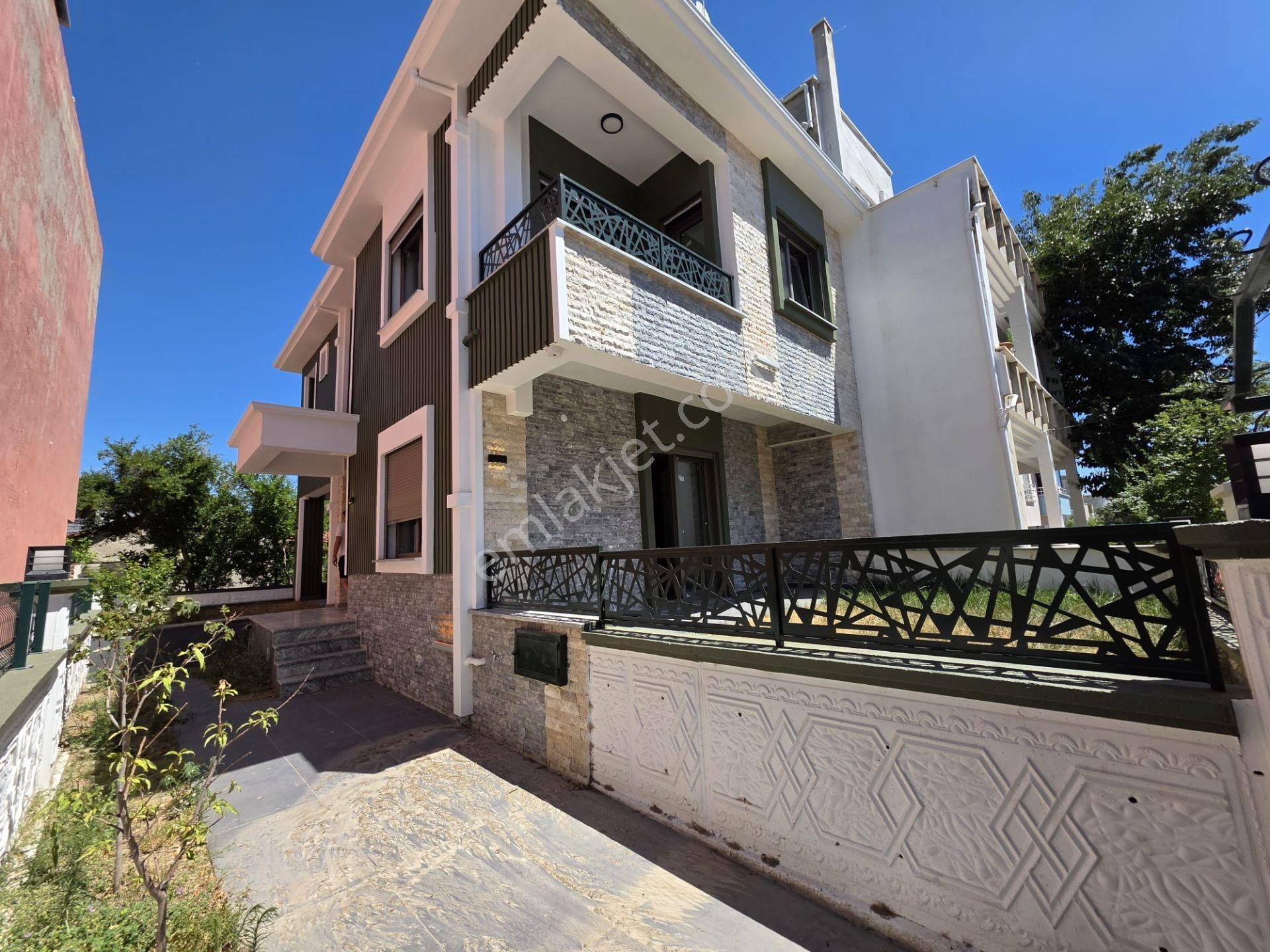 Irmaksudan Kızılkeçili De Kazdağlarının Eteklerinde 3+1 Villa