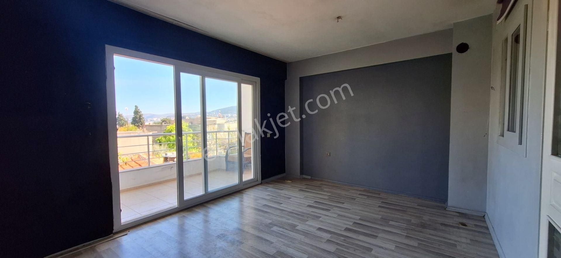 Kuşadası Merkezde 2+1 Kiralık Daire