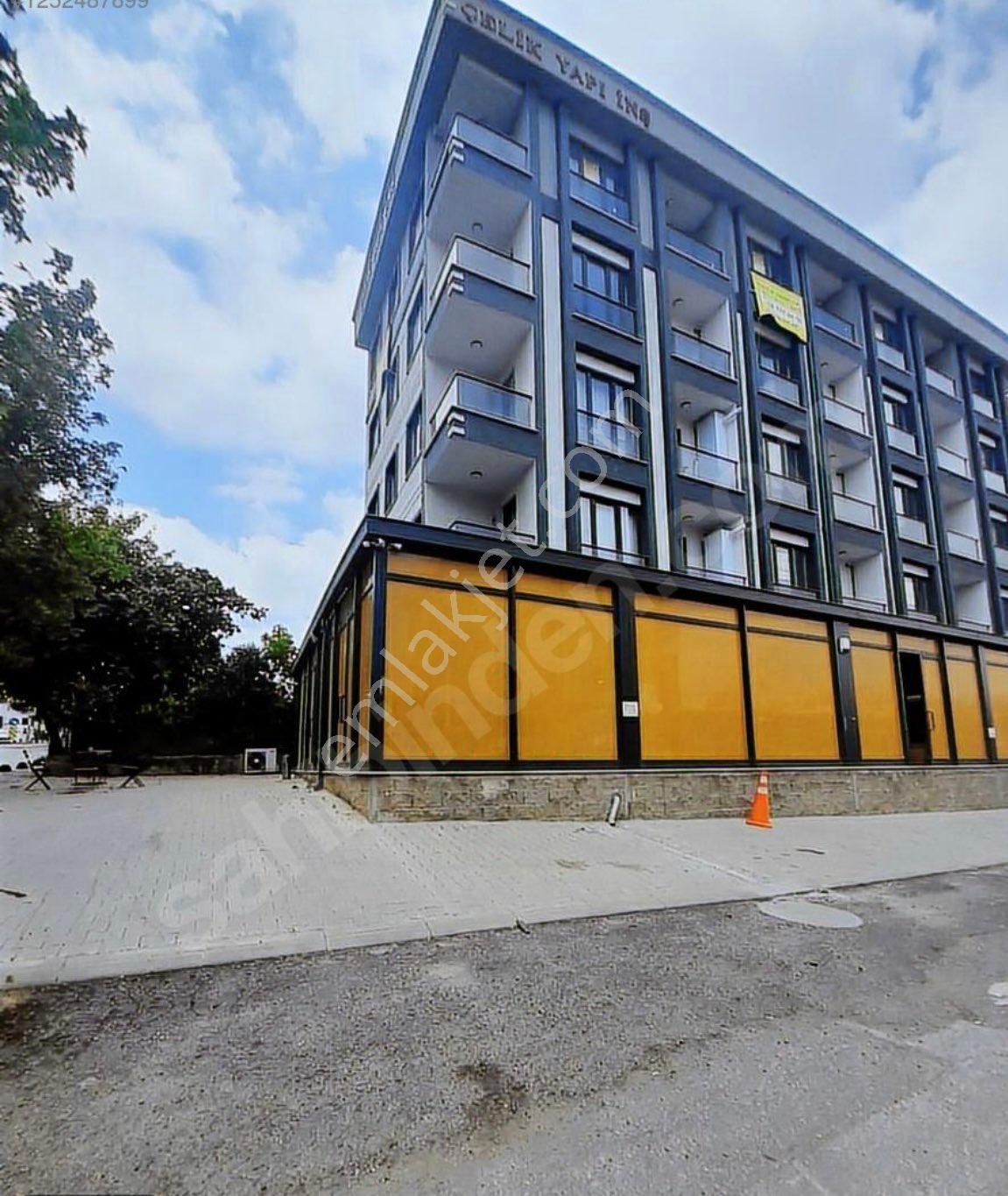 Ana Cadde Yanı Çift Balkon Asansörlü İskanlı 1.kat Sıfır 2+1