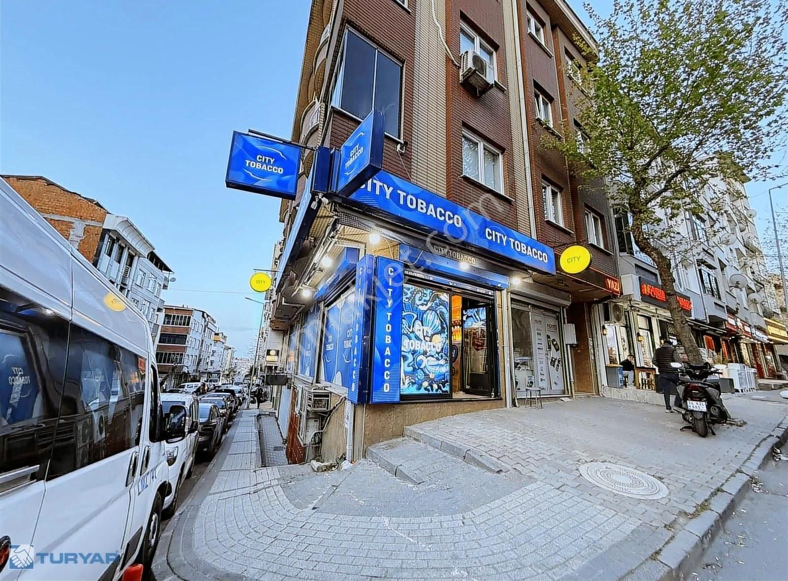 Satılık Paşa Çayırı Cad 24 Metre Cepheli Köşe Dükkan