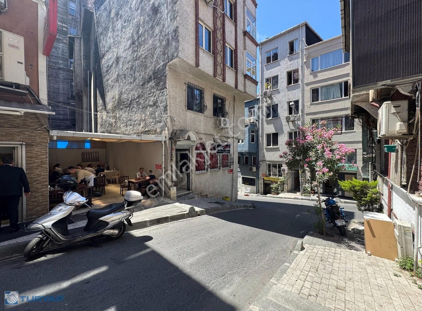 Şişli Elmadağ' Da Harika Konumda 15,50 İmarlı Müstakil Tapu Arsa - Görsel 10