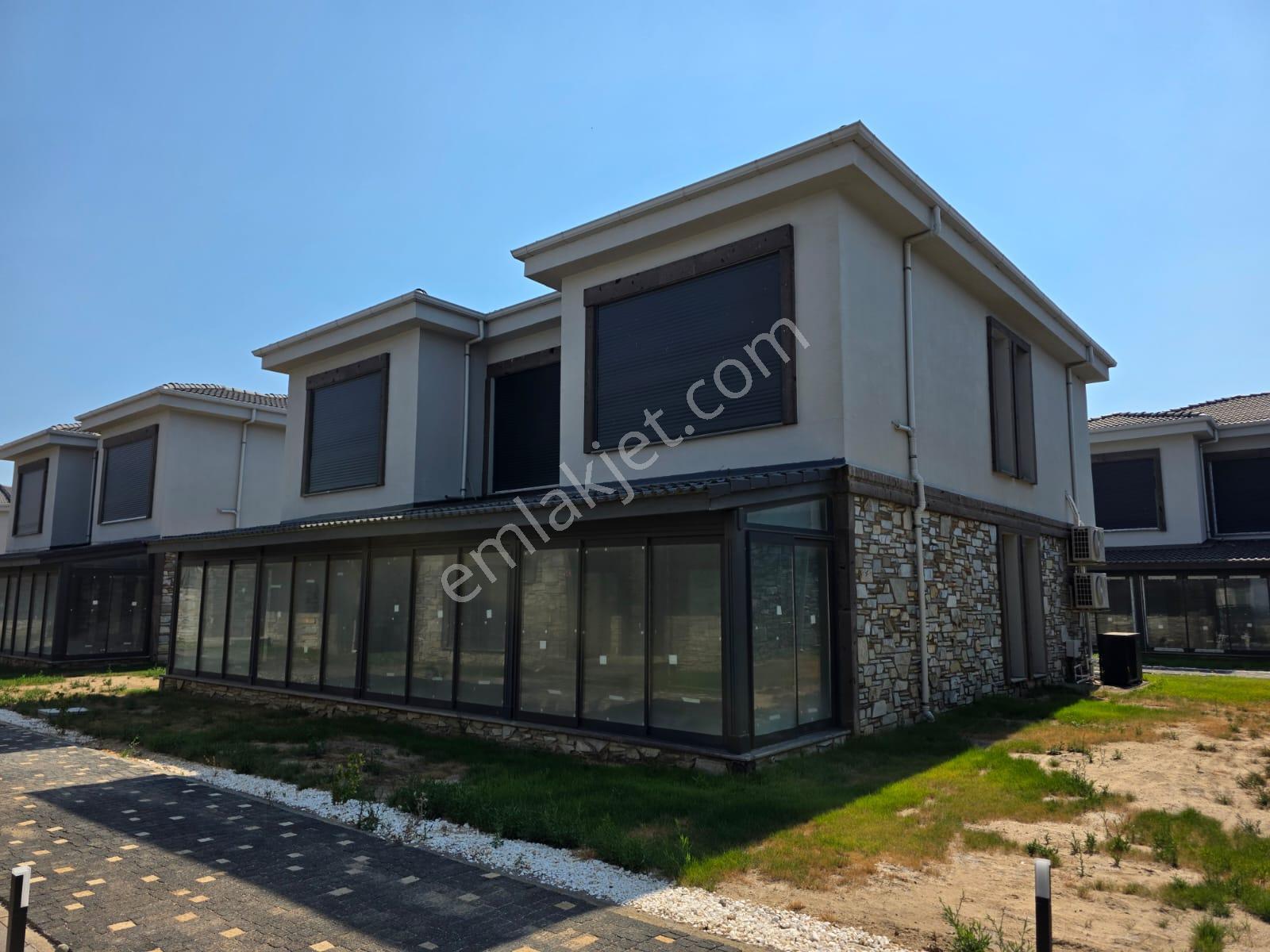 Sahildeki Huzur Lüks Villa Mükemmel Deniz Manzaralı 3 Sıra - Görsel 20