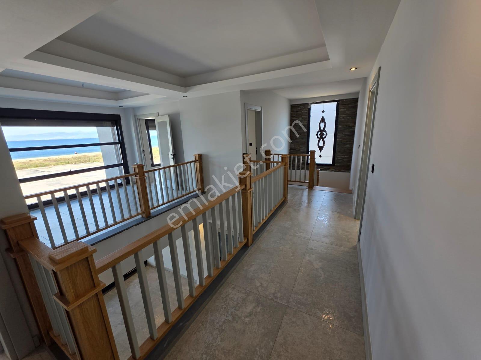 Sahildeki Huzur Lüks Villa Mükemmel Deniz Manzaralı 3 Sıra - Görsel 15