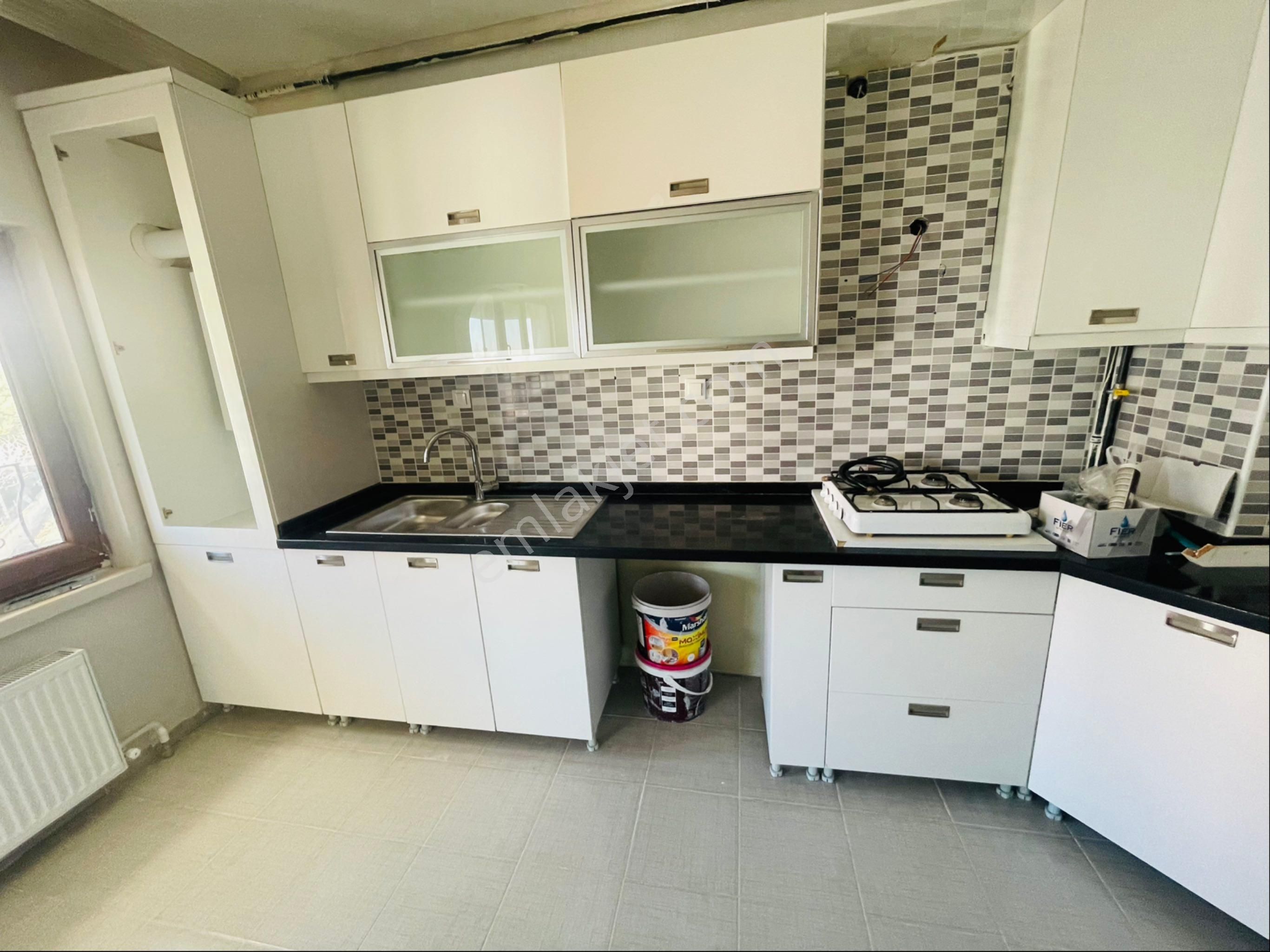Satılık 3+1 Daire Karşıyaka Da Site İçerisin De
