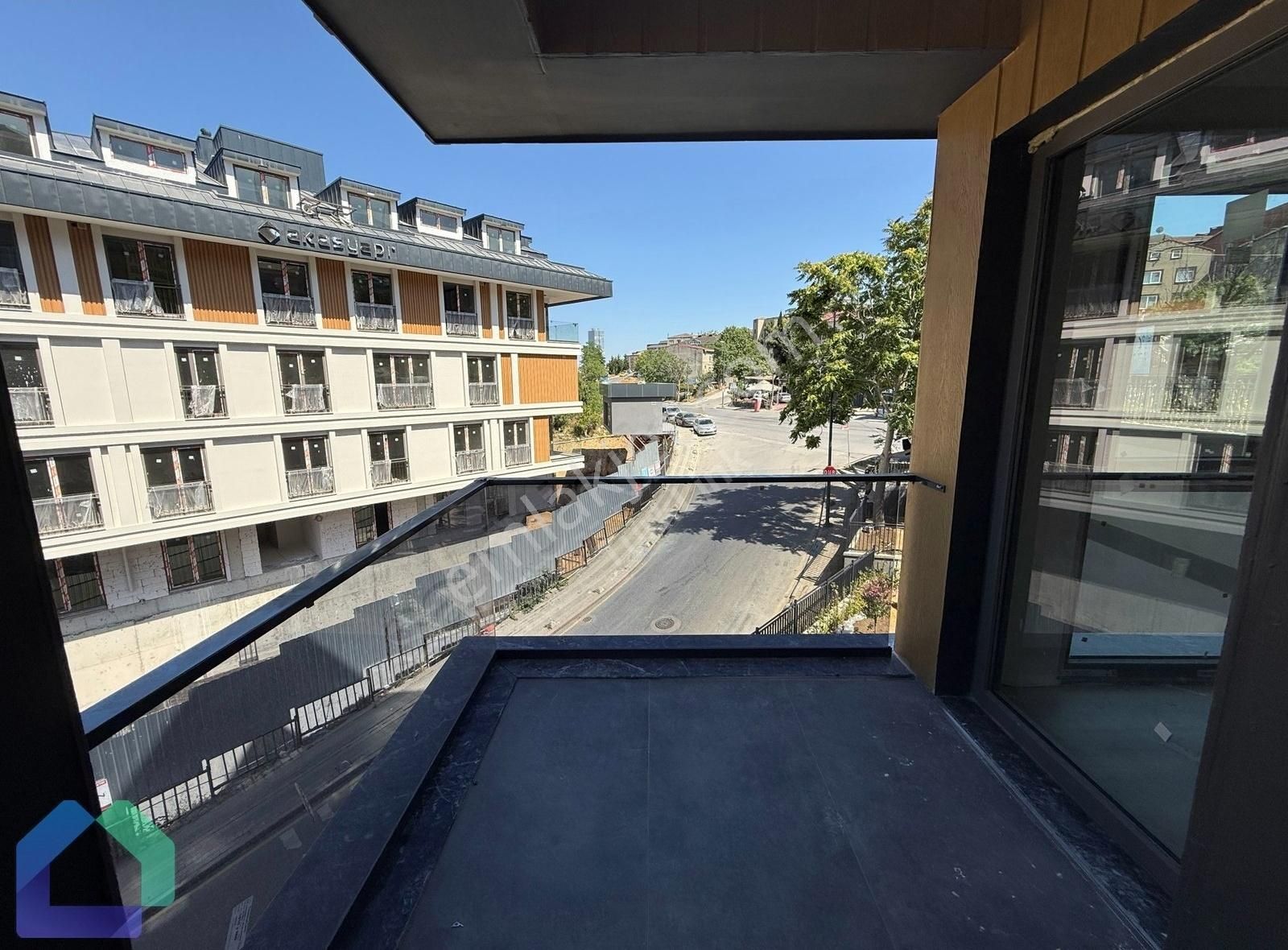 Ferah Mahallesi 3+1 Satılık Daire Üsküdar Camlıca Camiye Yakın