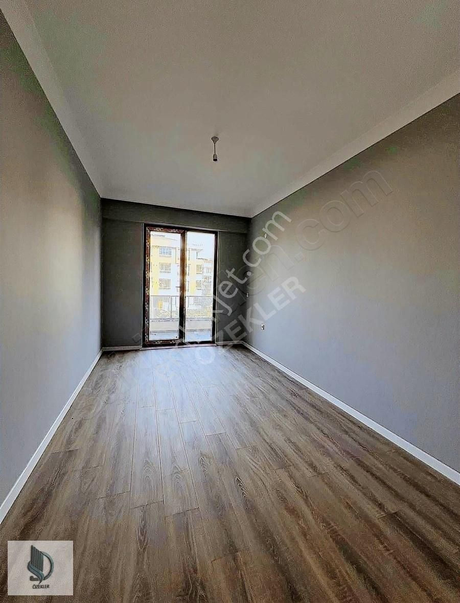 Yalova Merkez İsmet Paşa'da Satılık Arakat 135 M2 Net Lüks Daire