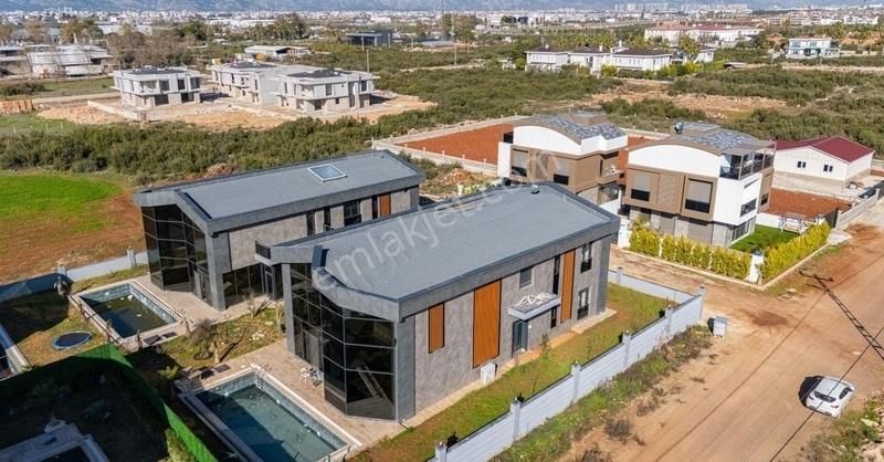 Takasa Açık- 6+1 Müstakil Villa- Arsası Büyük - Görsel 14