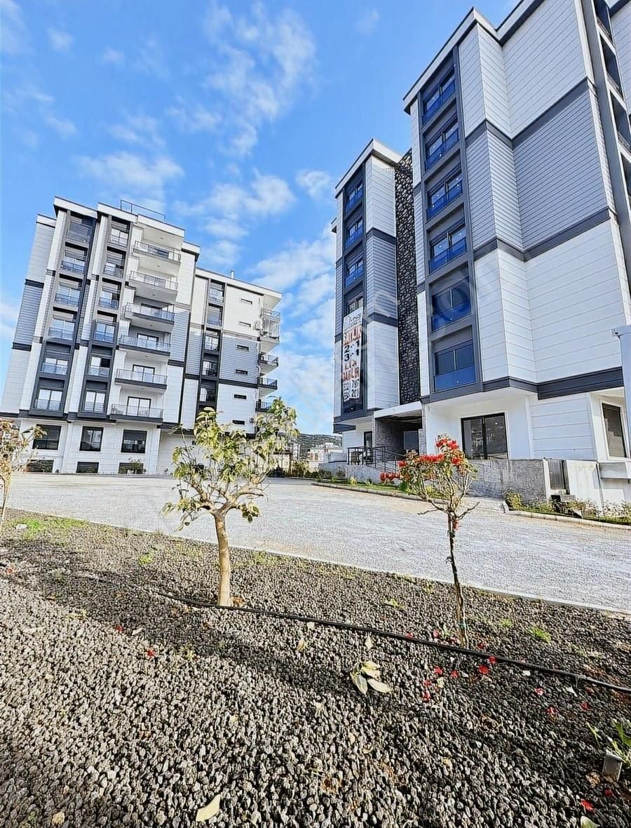 Kepez Göçerler'de Lüx Konsept Havuzlu Site Satılık 3+1 Daire