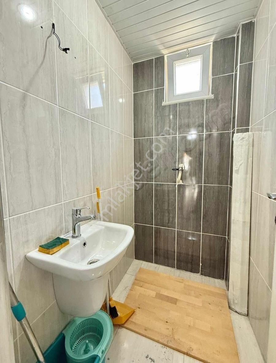 Etiler'de Merkezi Konumda 2+1 Ara Katta 90m2 Asansörlü Daire