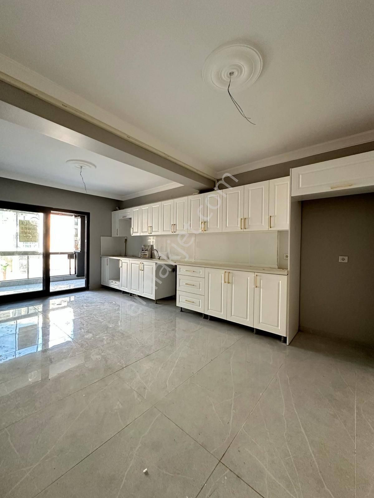 Turgutlu Kiralık Yiğitler Mah 3+1 Oda 160m2 1. Kat Asansörlü Otoparklı Doğalgazlı Sıfır Daire
