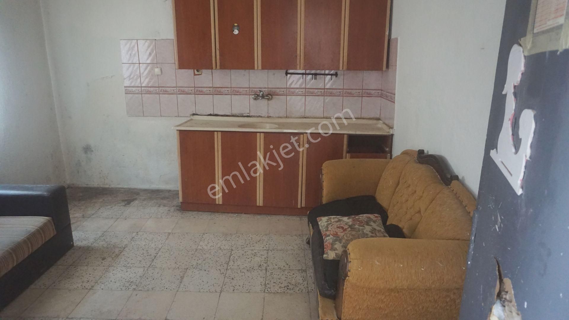 Şirintepede Kiralık Giriş Katı 1+1 Kapalı Mutfak Çiğli Serkan - Görsel 4