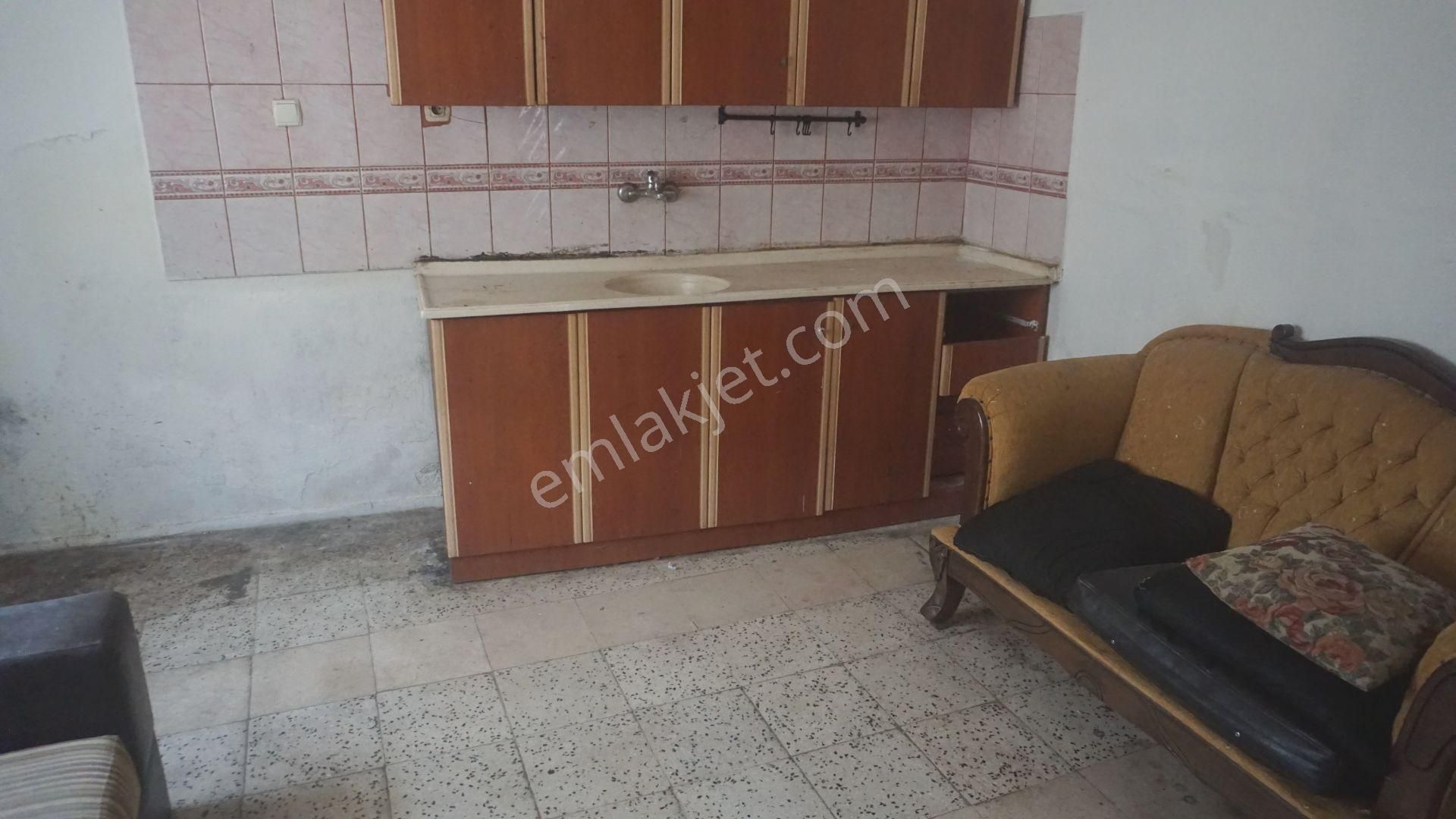 Şirintepede Kiralık Giriş Katı 1+1 Kapalı Mutfak Çiğli Serkan - Görsel 6