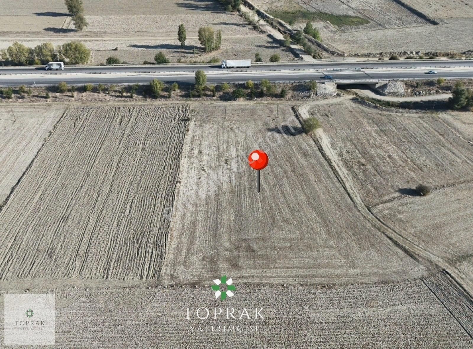 Toprak Yatırımcısı'ndan Değirmendere Yola Sıfır 6636 M² Tarla