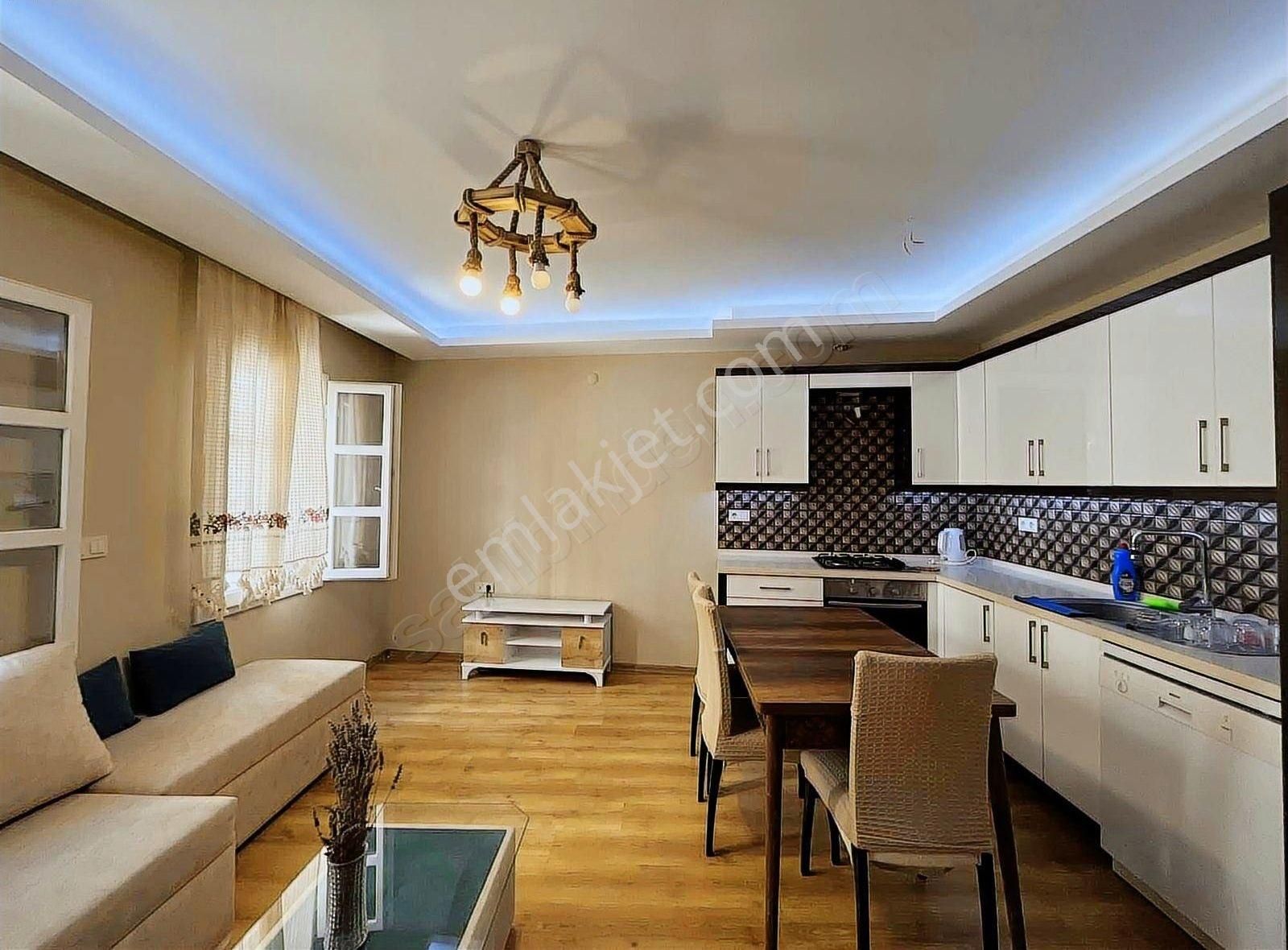 Yiğit Gayrimenkulden Çeşme Merkez Musallada Satılık 2+1