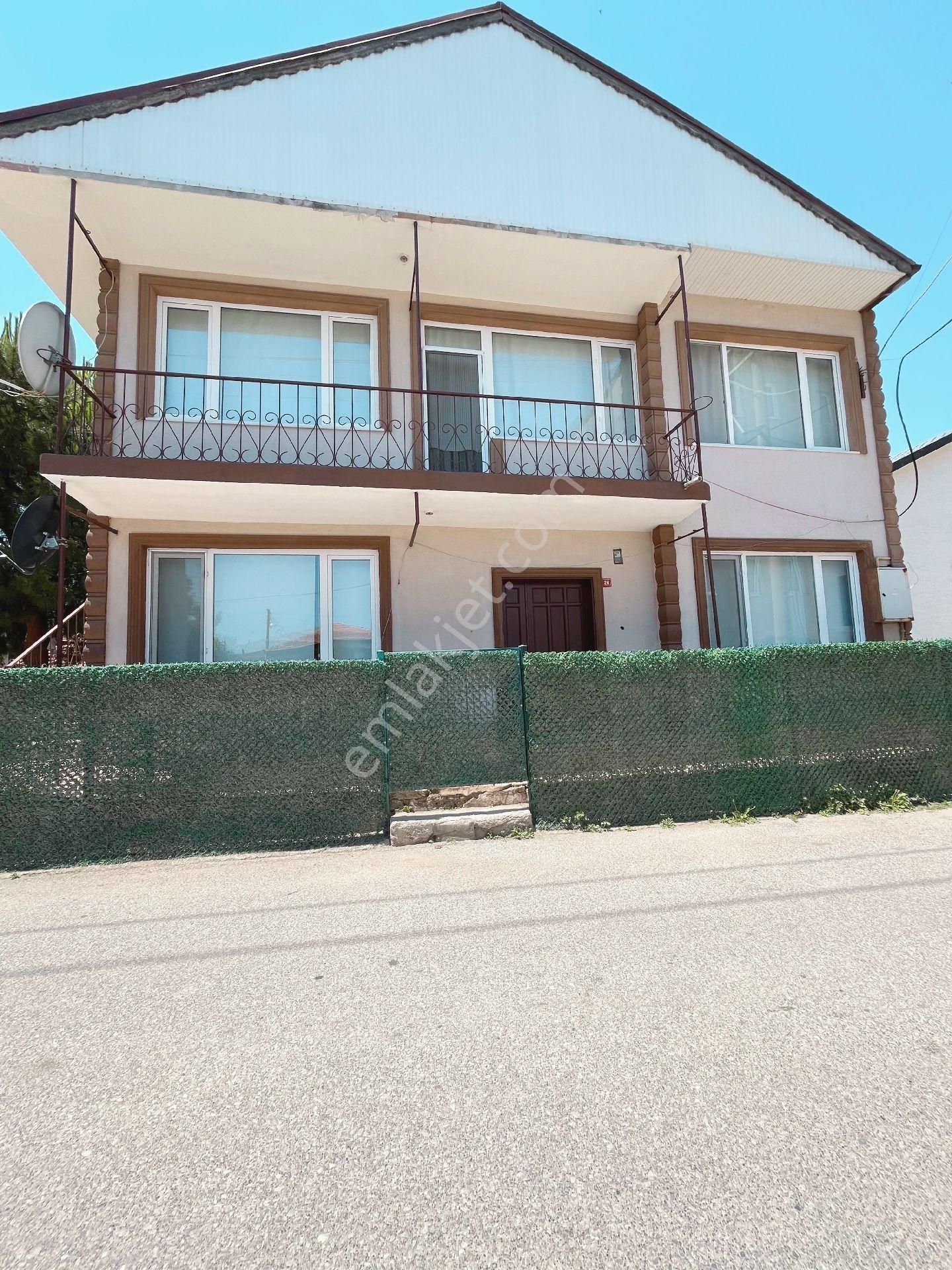 *** Şehrin Göbeğinde * 230 M² Bahçe İçinde * 2 Kat 2 Daireli Mülk ***