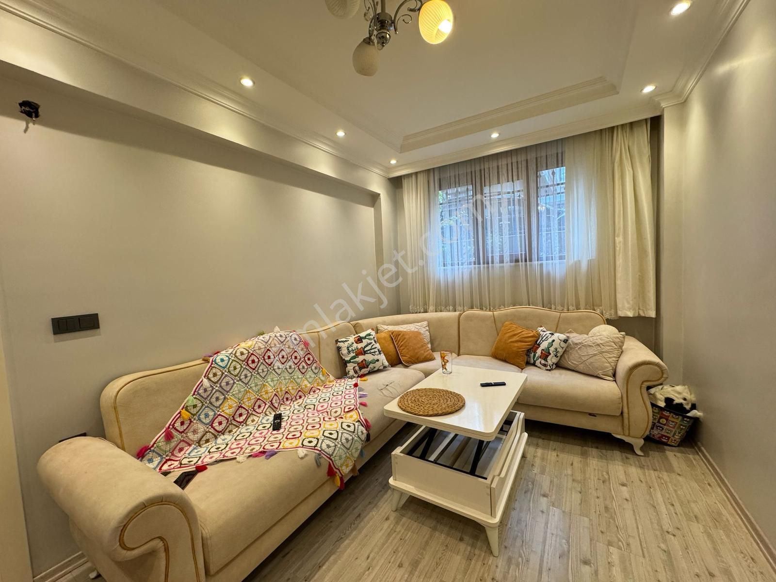 Loft'tan Gültepe Mah 2+1 Satılık Krediye Uygun B.katı Daire