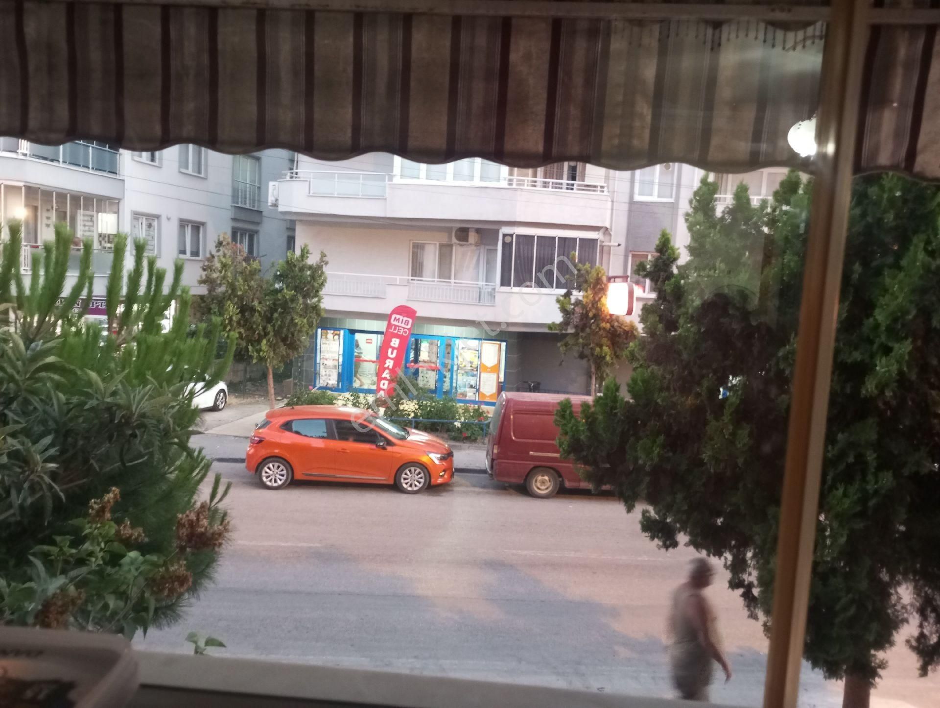 Güzelyalı Yalı Mahallesi Atatürk Caddesi Üzerinde Zeminden Asansörlü 2+1 Ferah Daire - Görsel 6