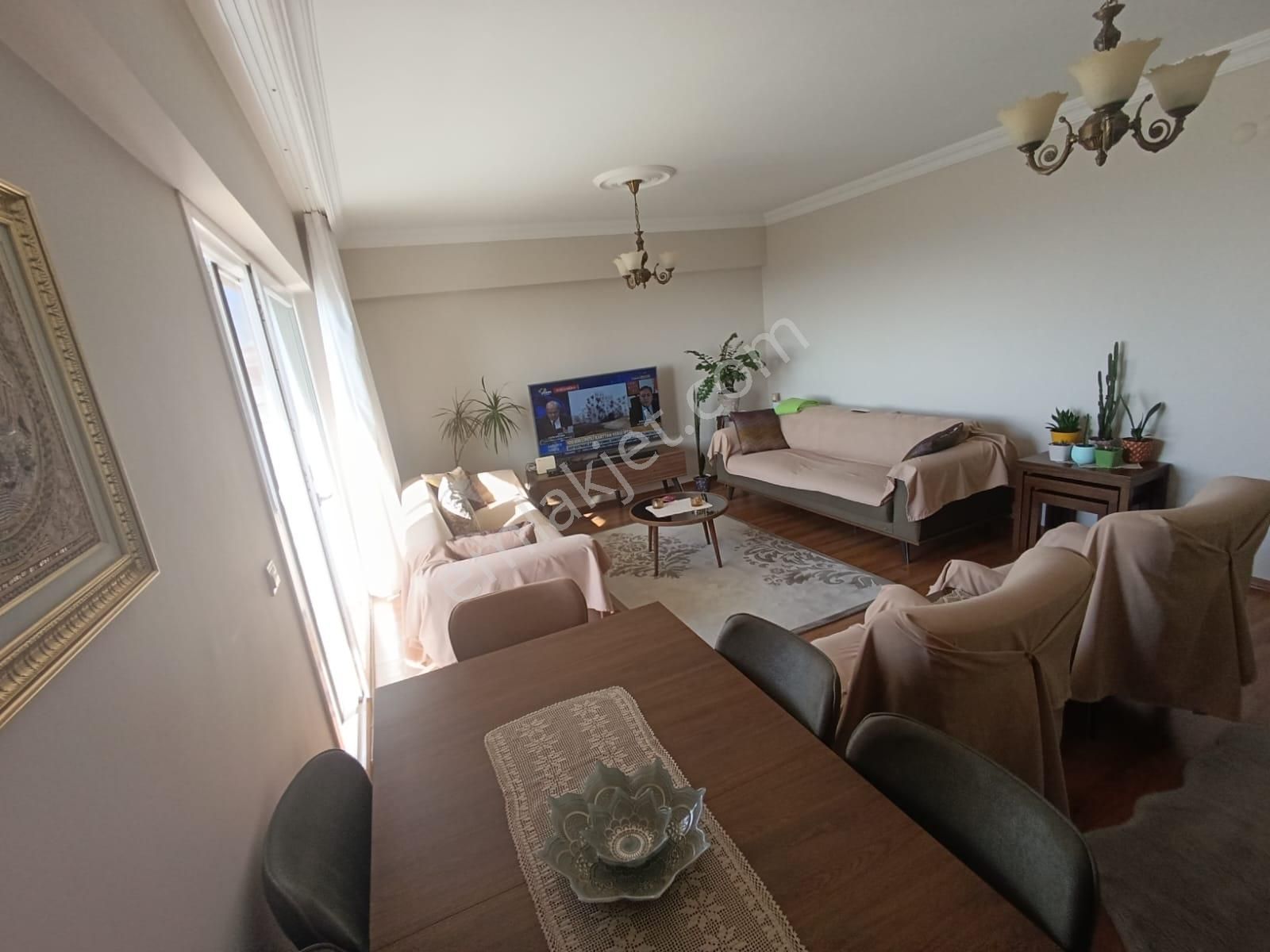 Çiğli'de Havuzlu Site İçinde Harika Manzaralı 2+1 Daire H-43 - Görsel 11