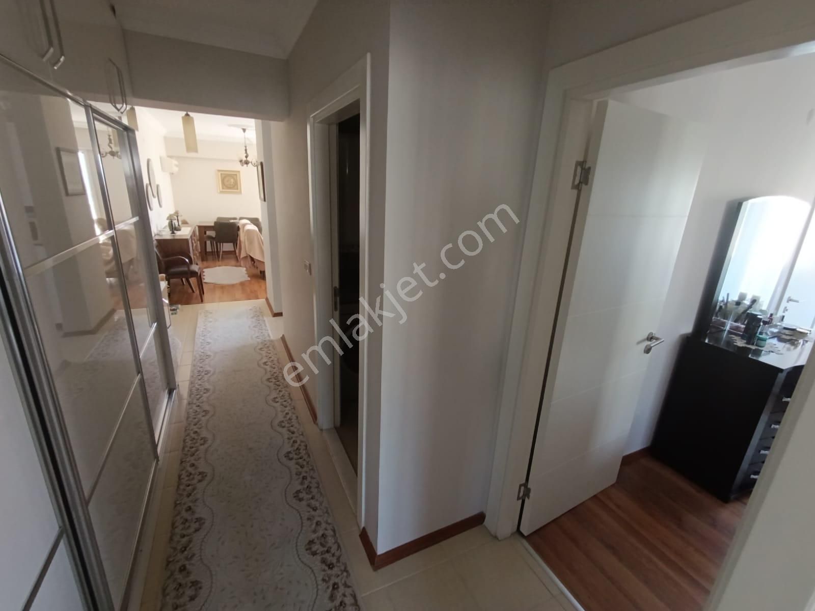 Çiğli'de Havuzlu Site İçinde Harika Manzaralı 2+1 Daire H-43 - Görsel 18