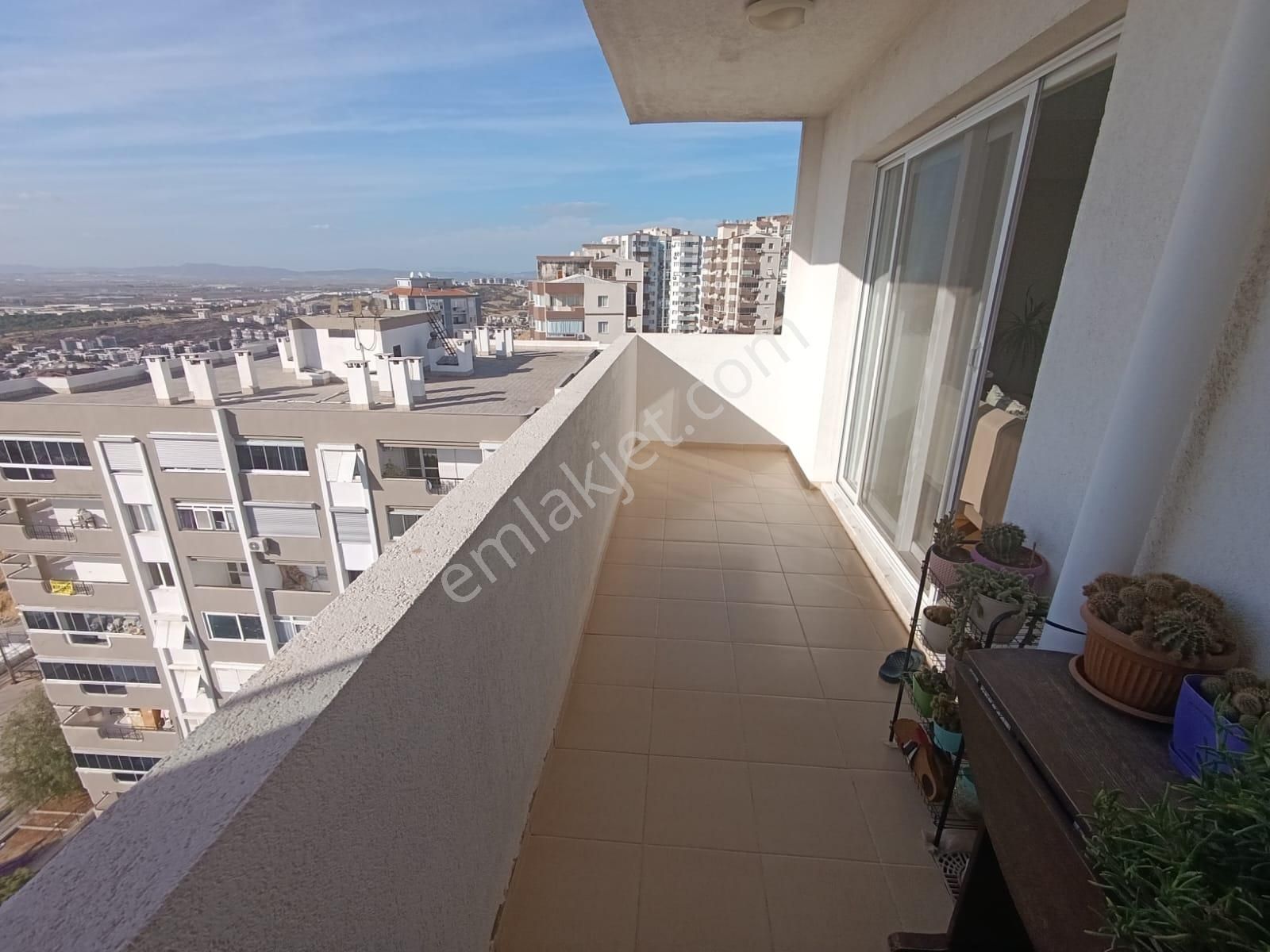 Çiğli'de Havuzlu Site İçinde Harika Manzaralı 2+1 Daire H-43 - Görsel 7