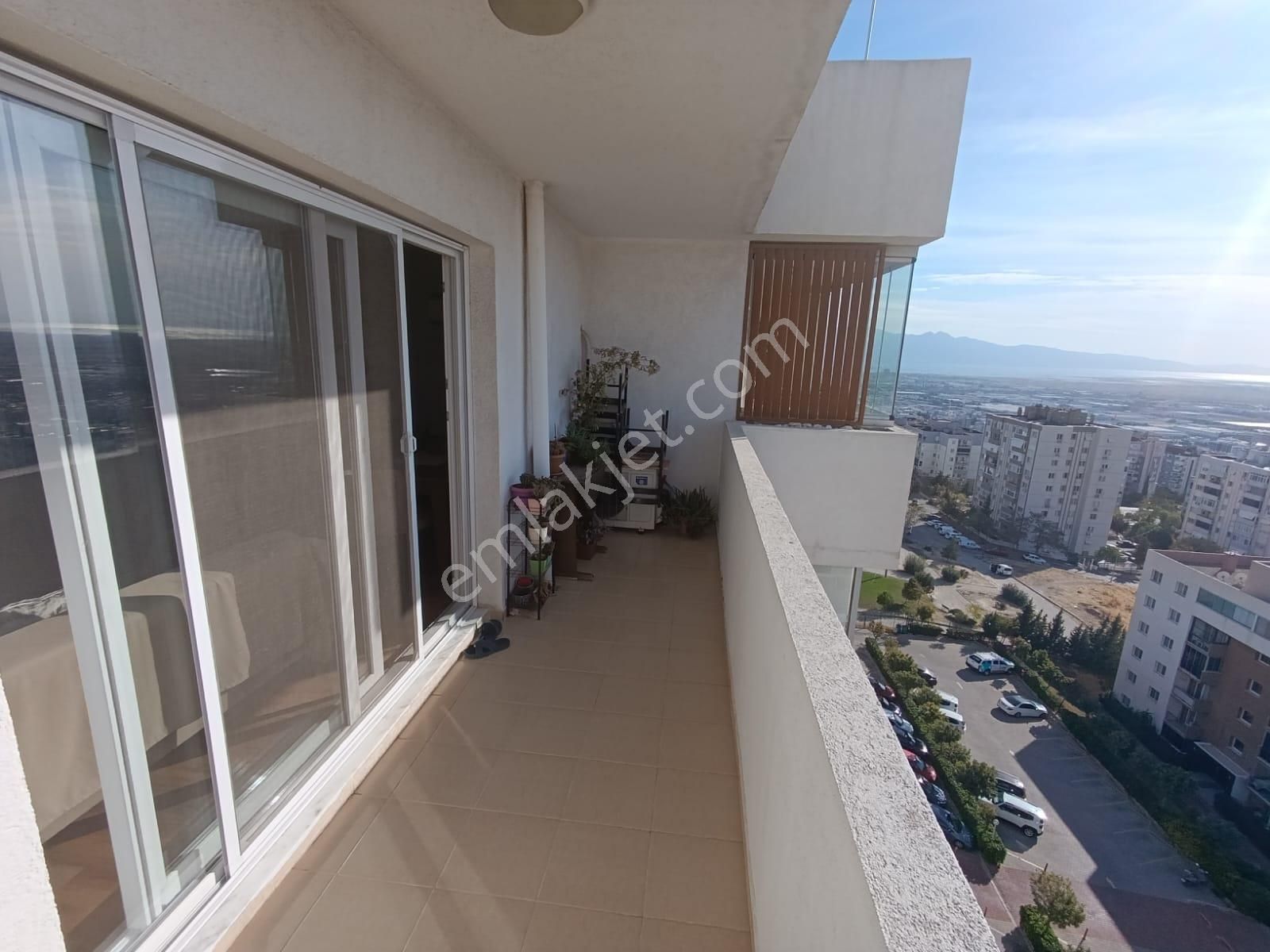 Çiğli'de Havuzlu Site İçinde Harika Manzaralı 2+1 Daire H-43 - Görsel 6