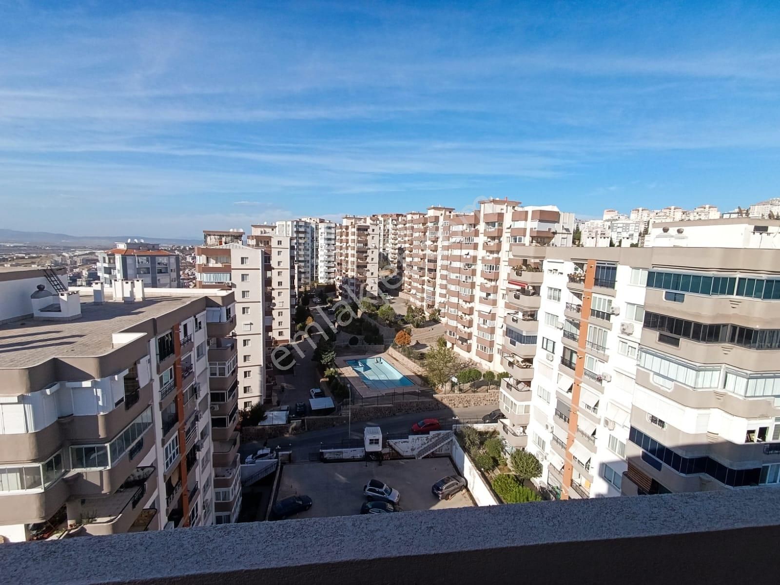 Çiğli'de Havuzlu Site İçinde Harika Manzaralı 2+1 Daire H-43 - Görsel 5