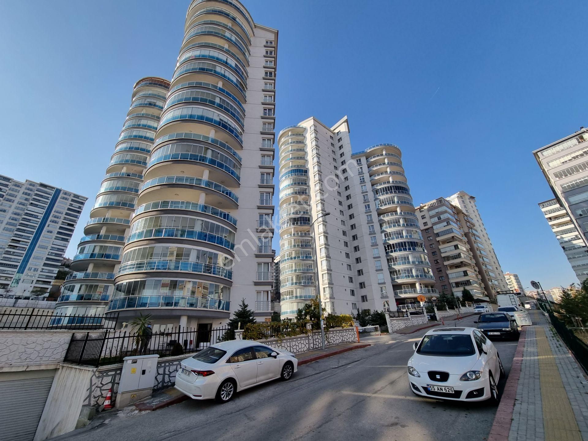 Pamuklar'da Site İçinde 3+1 13.kat Ebeveyn Banyolu Güney Cephe Manzaralı