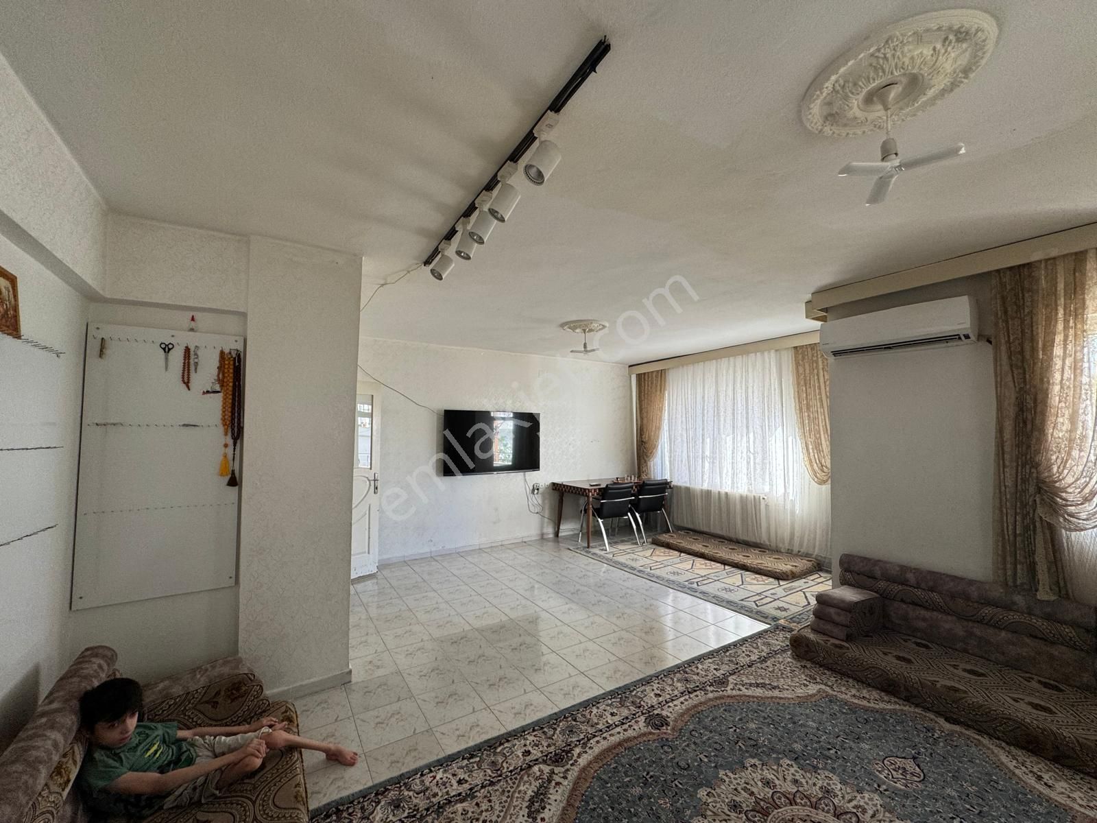 23 Nisan'da Ana Cadde Üzeri Satılık 2 Dükkan, 4 Daire - Görsel 15