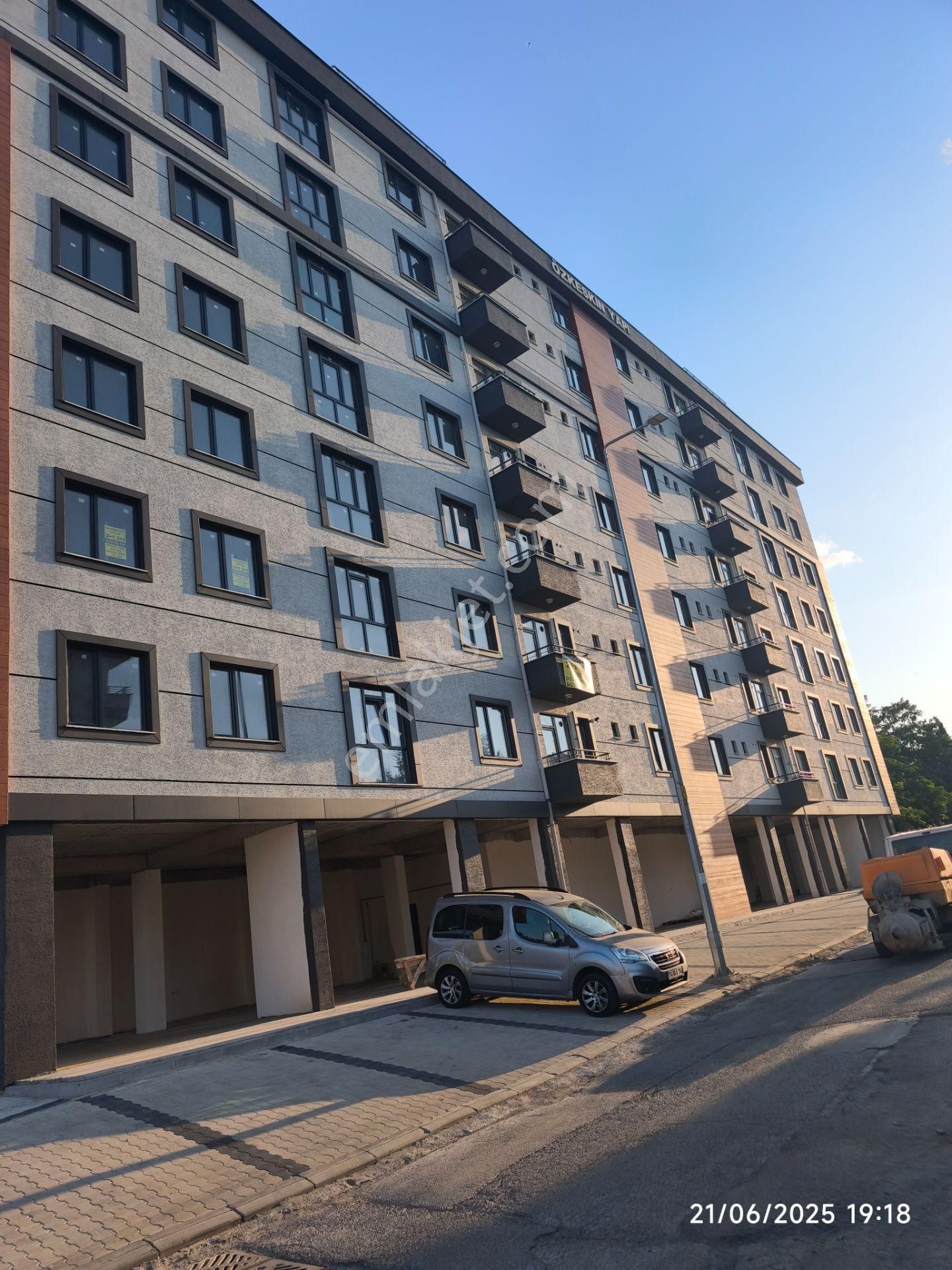 İytiyaçtan Acil Sultanbeyli Mimarsinan Mah.satılık 120.m.3+1 Arakat Daire