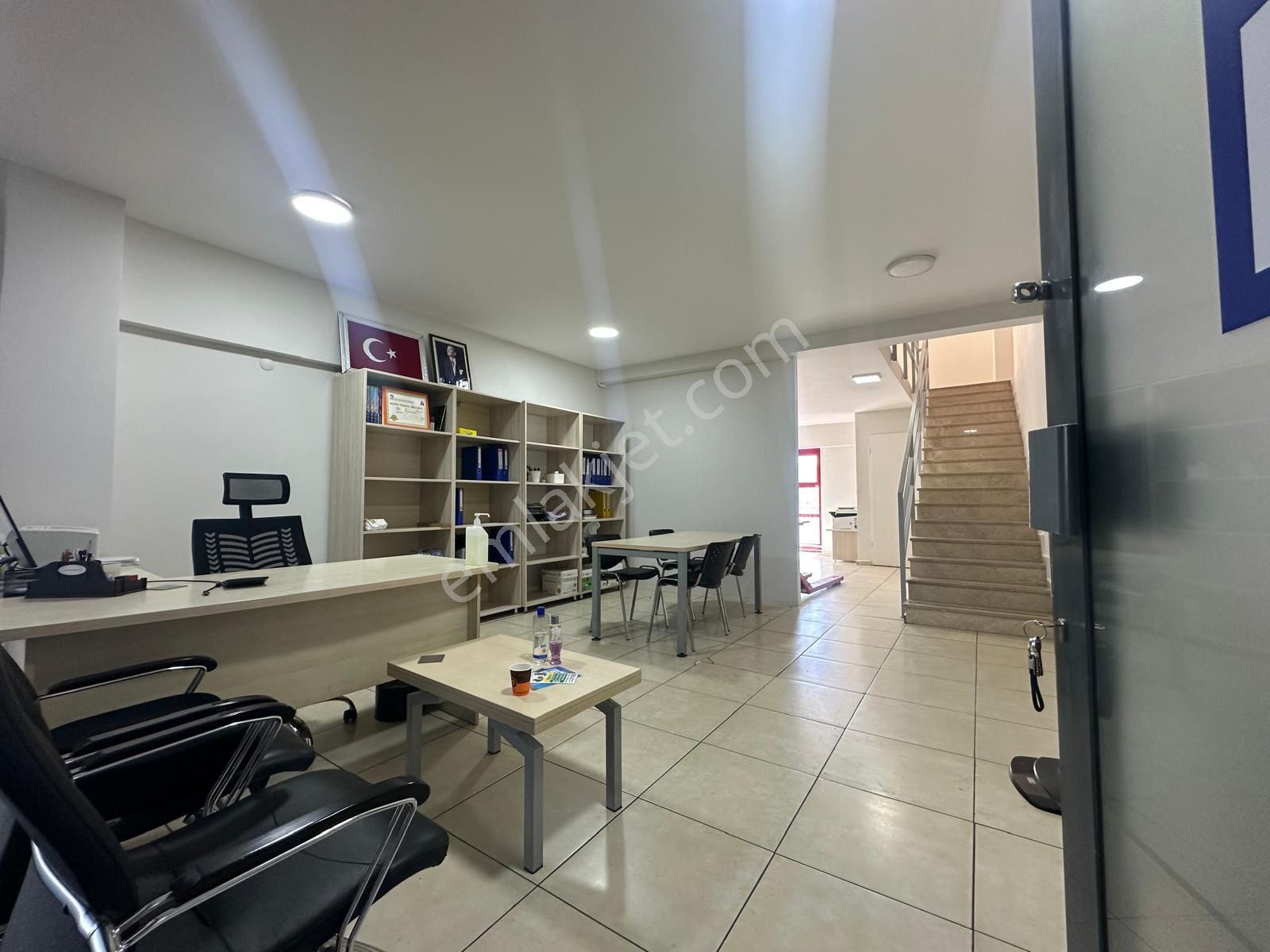 Tekstilkent City Emlaktan Vergi Dairesine Cepheli Kiralık Ofis Katı