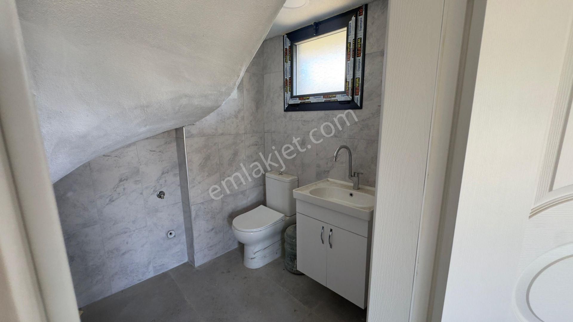 Ümmetoğlu Emlak'tan Salihleraltında Tek Nizam Tripleks Villa - Görsel 22